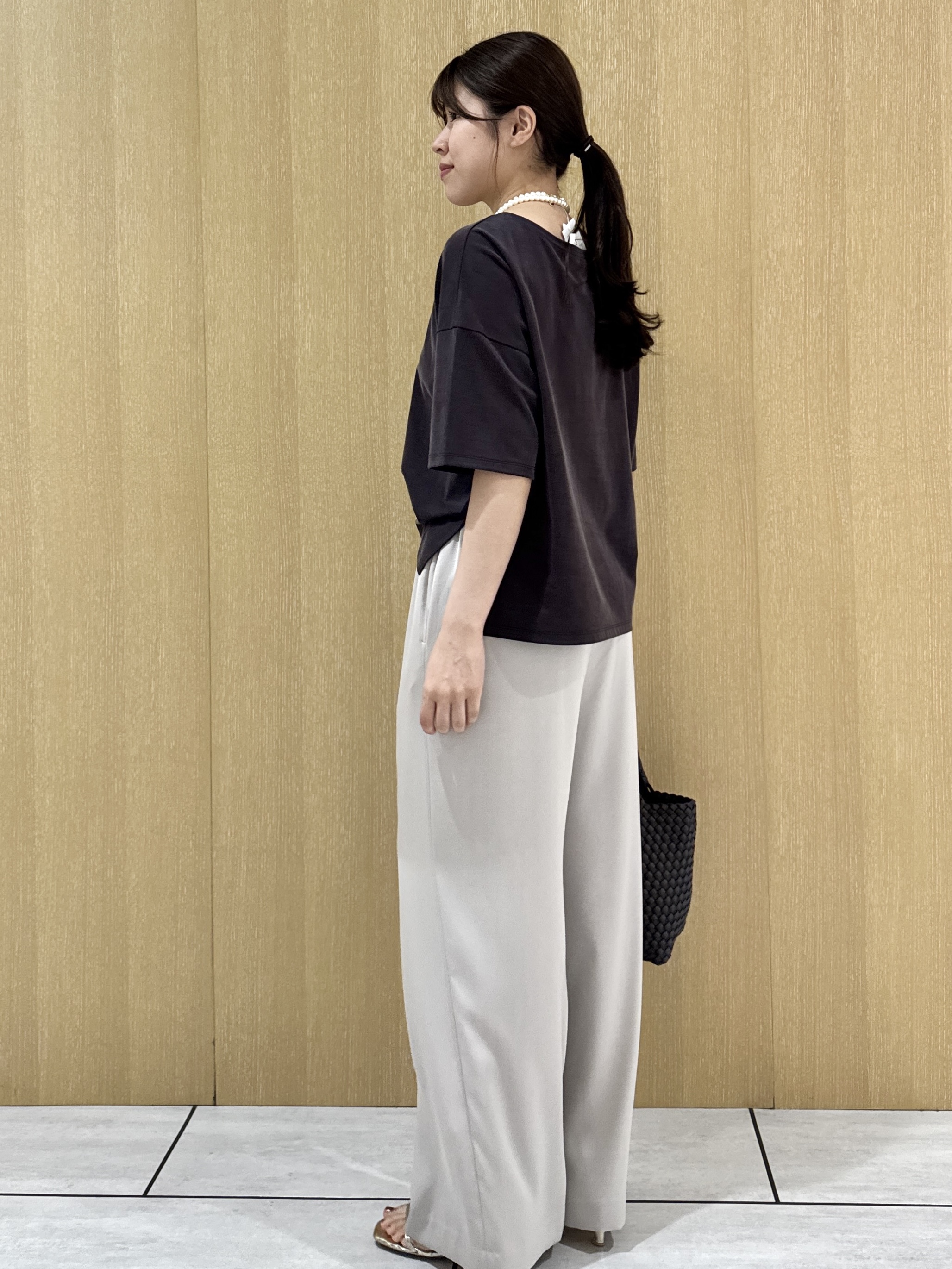 nanaさんの「UNTITLED｜【接触冷感/吸水速乾】サテンワイドパンツ」を使ったコーディネート