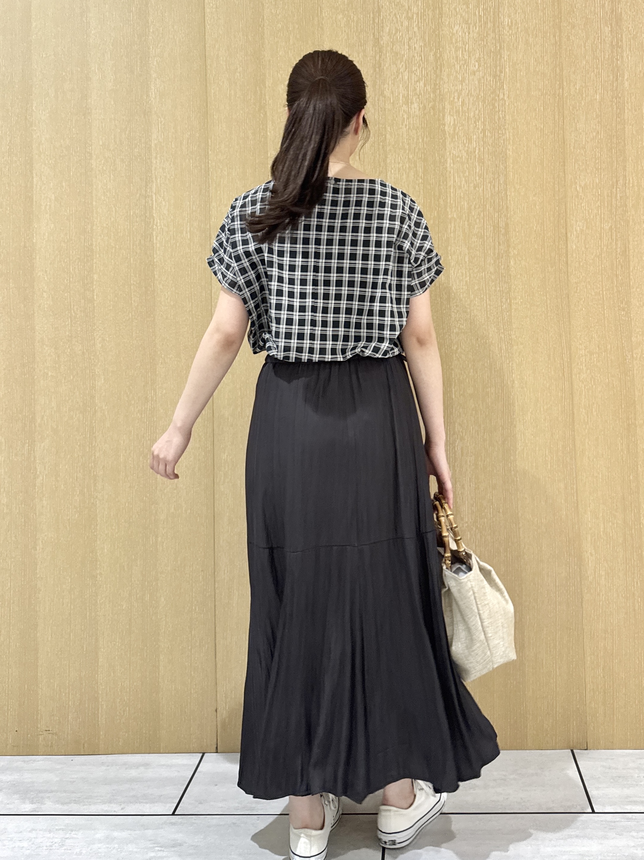 nanaさんの「UNTITLED｜【秋めきシャツ/体型カバー】シアーチェックブラウス」を使ったコーディネート