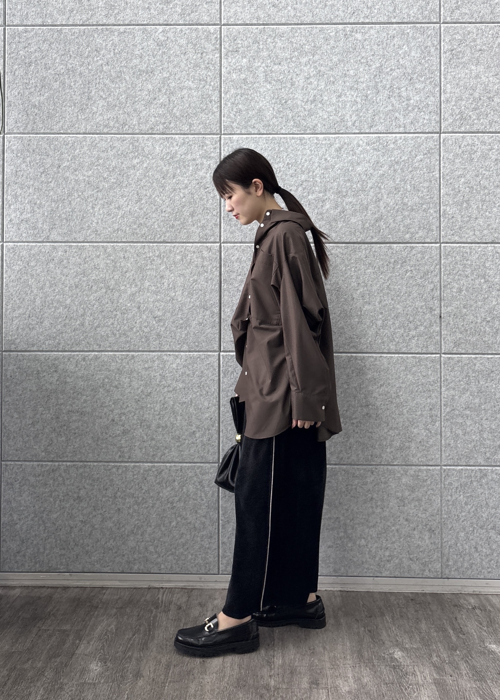 Renoさんの「INDIVI｜タイムレスフォルムシャツ」を使ったコーディネート
