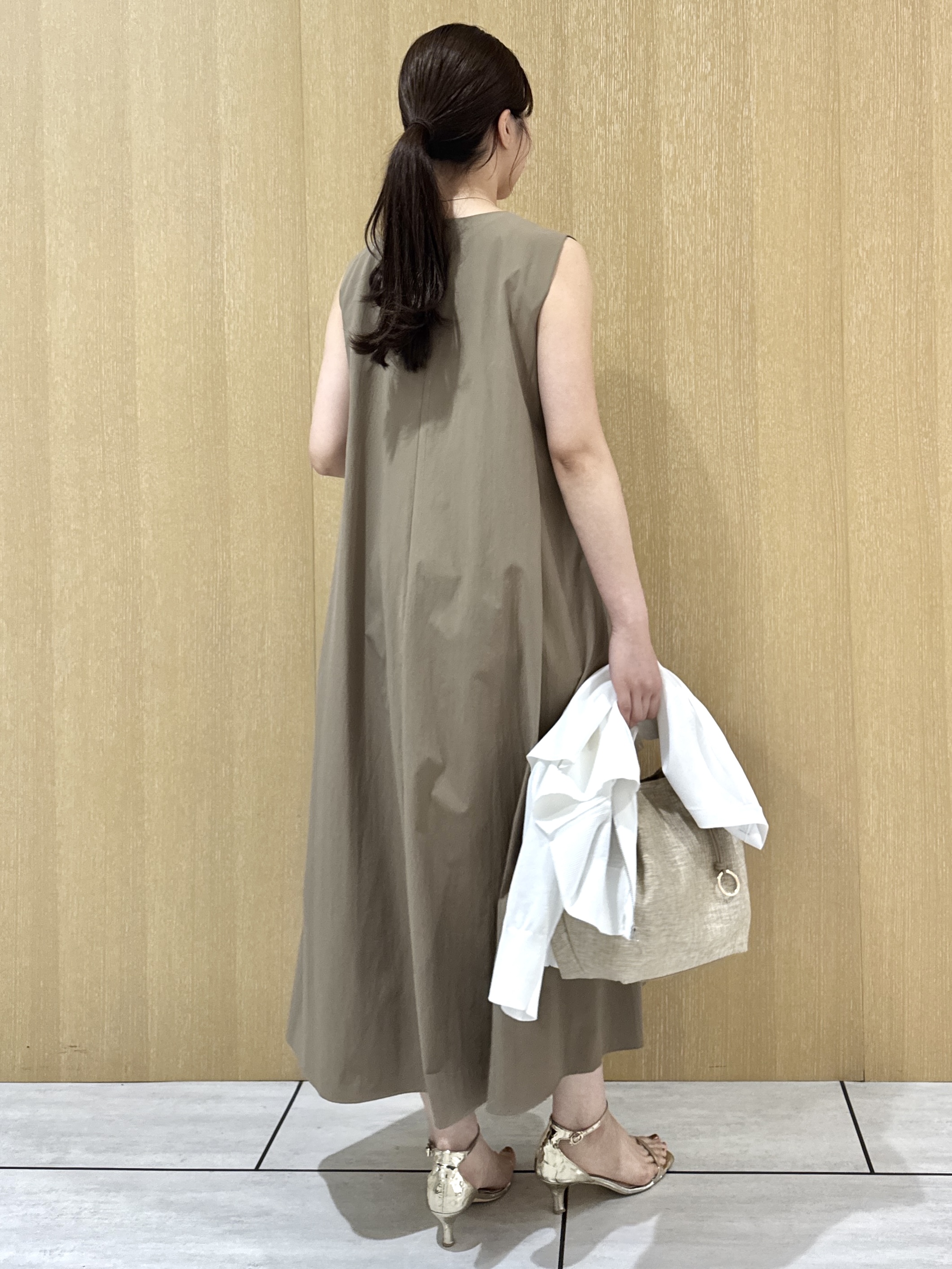 nanaさんの「UNTITLED｜【アンサンブル可/日除け・冷房対策】シアーレーヨンZIPカーディガン」を使ったコーディネート