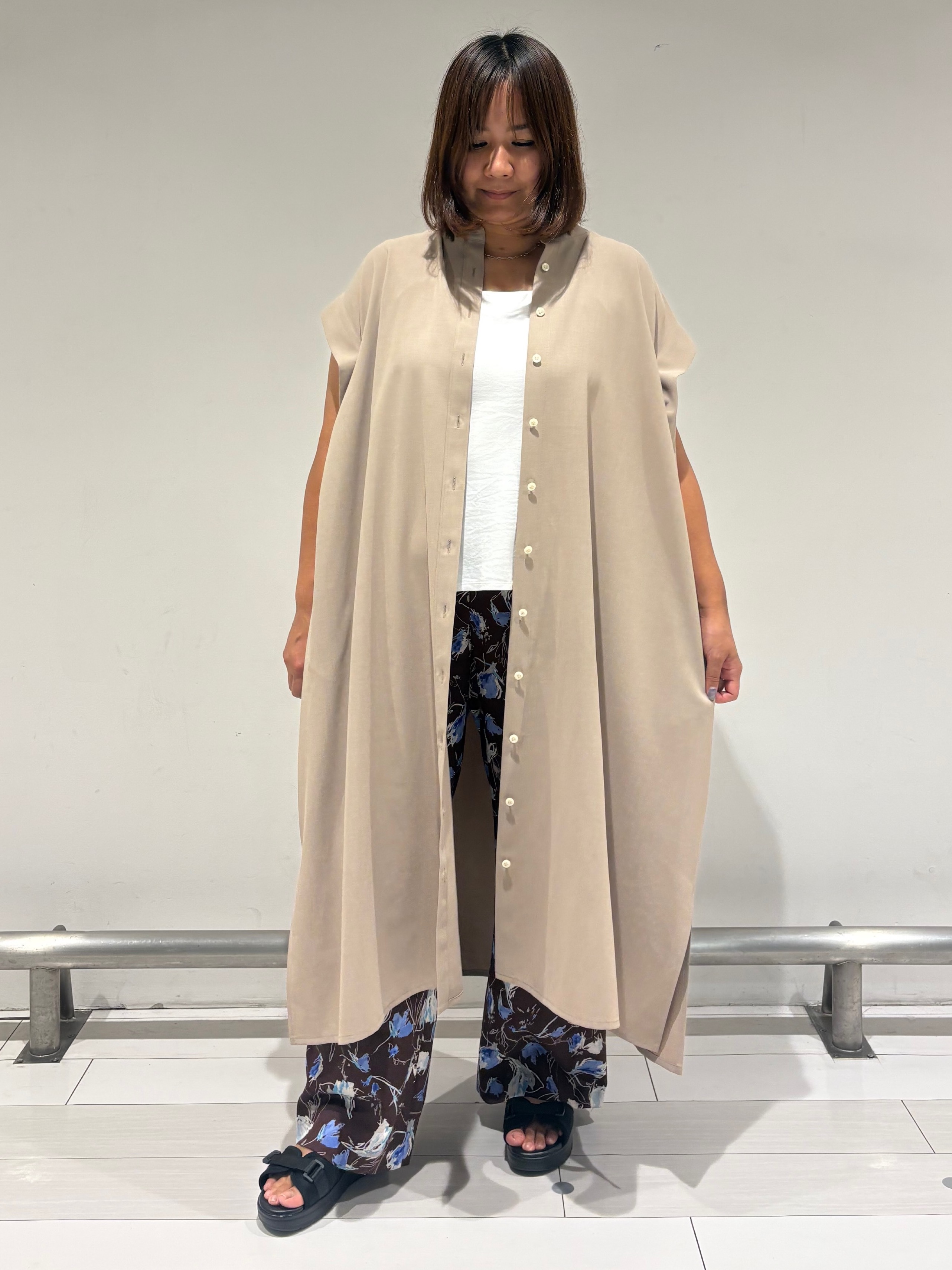 SAEさんの「Reflect｜すっきり見えバンドカラーシャツワンピース」を使ったコーディネート