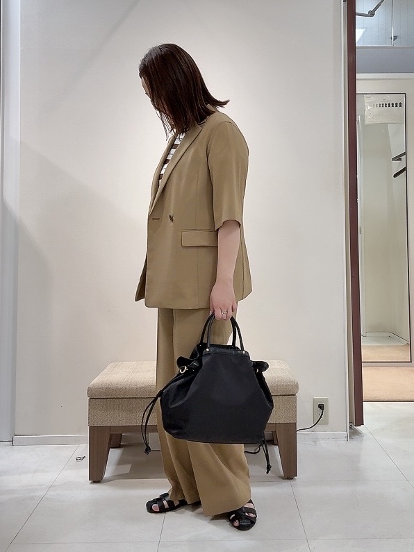 YUIさんの「UNTITLED｜【秋の通勤羽織/セットアップ可/UVカット】エアリークール半袖ジャケット」を使ったコーディネート
