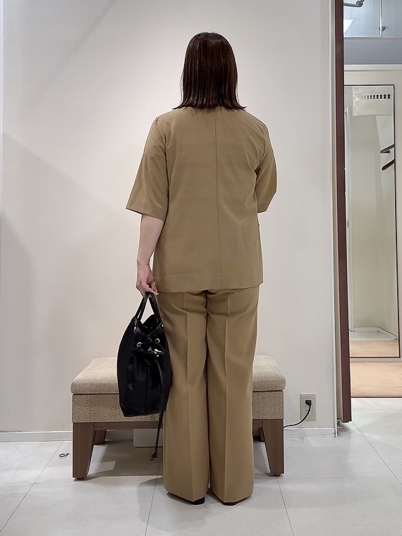 YUIさんの「UNTITLED｜【秋の通勤羽織/セットアップ可/UVカット】エアリークール半袖ジャケット」を使ったコーディネート
