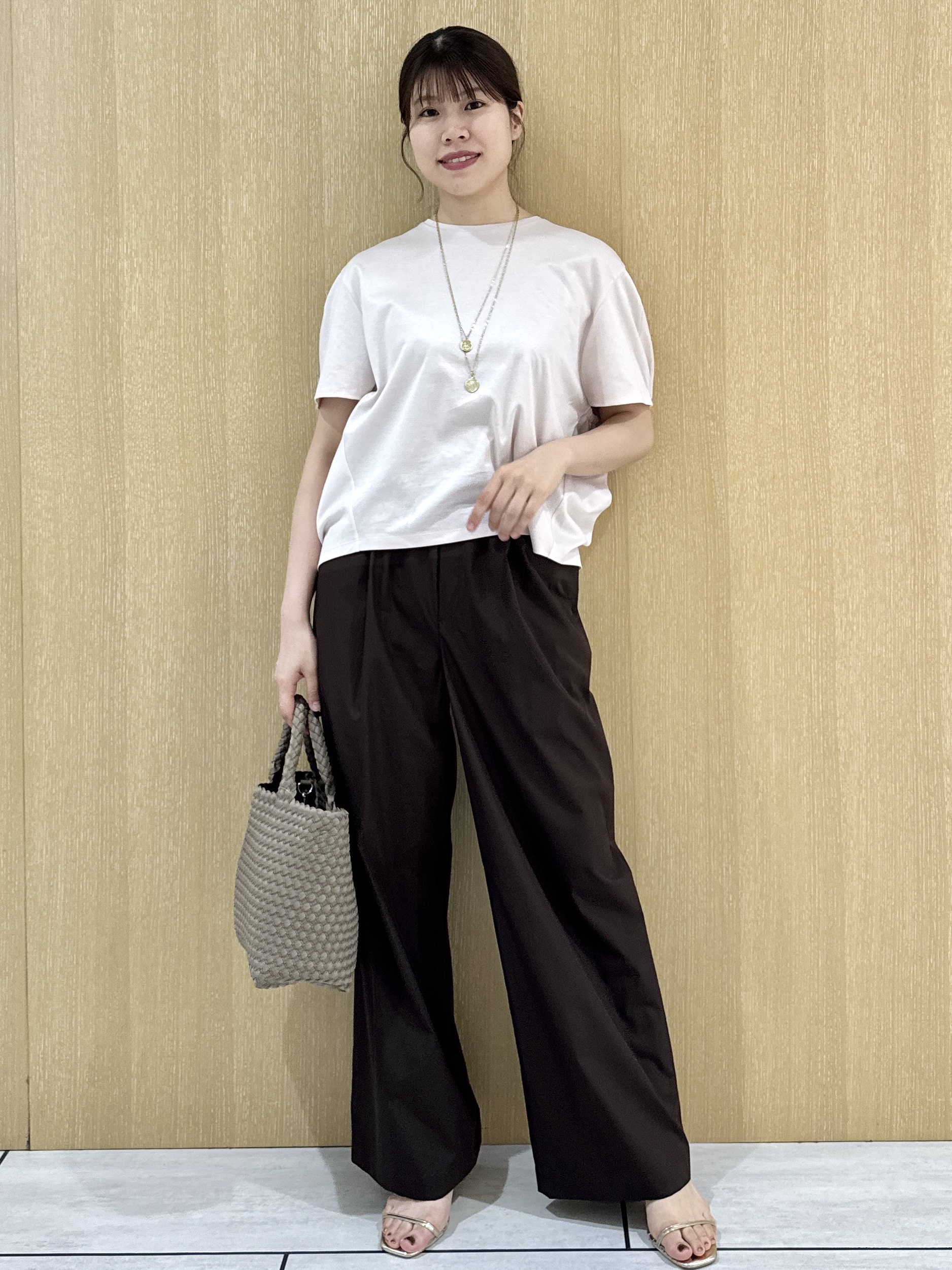 nanaさんの「UNTITLED｜【汗染み防止/接触冷感】ドルマンプルオーバー」を使ったコーディネート