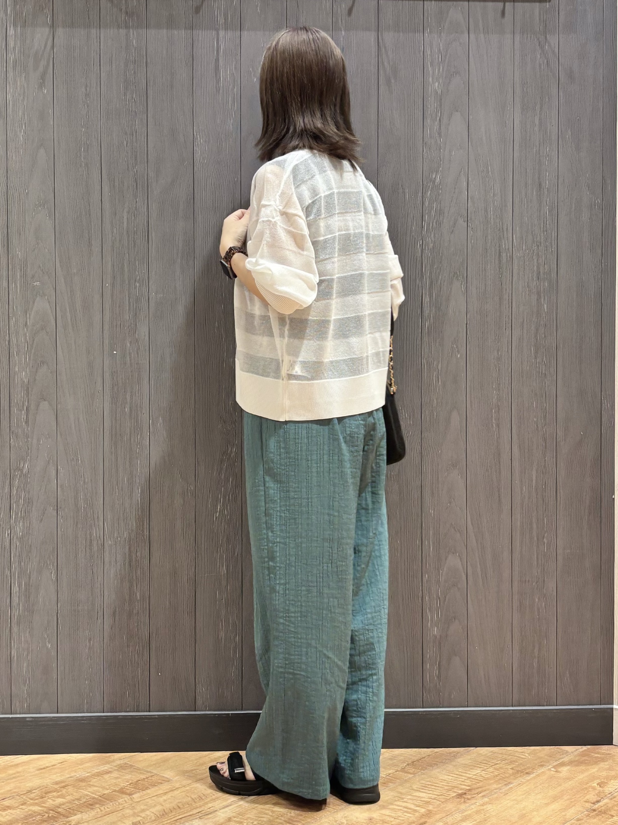 meiさんの「SHOO･LA･RUE｜【洗濯機可/S-LL】涼し気な透け感 日差し冷房対策に シアーボーダーカーディガン」を使ったコーディネート