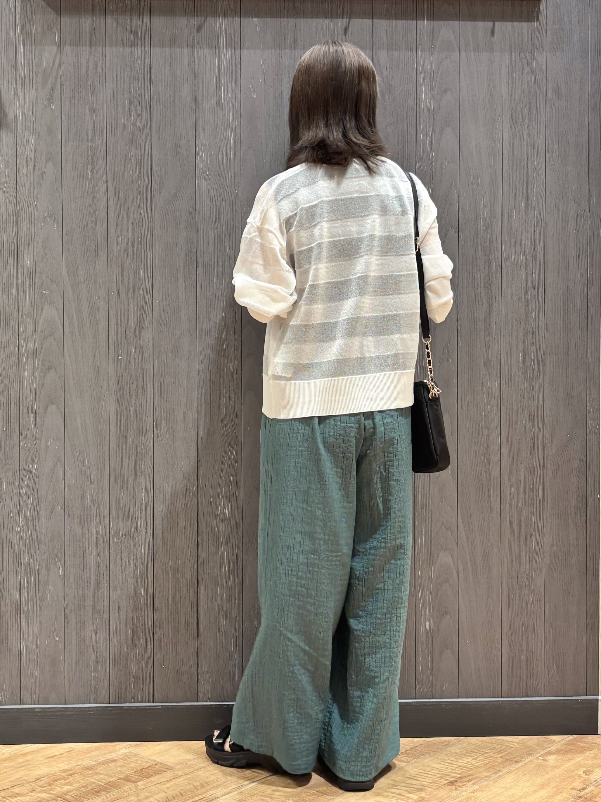 meiさんの「SHOO･LA･RUE｜【洗濯機可/S-LL】涼し気な透け感 日差し冷房対策に シアーボーダーカーディガン」を使ったコーディネート