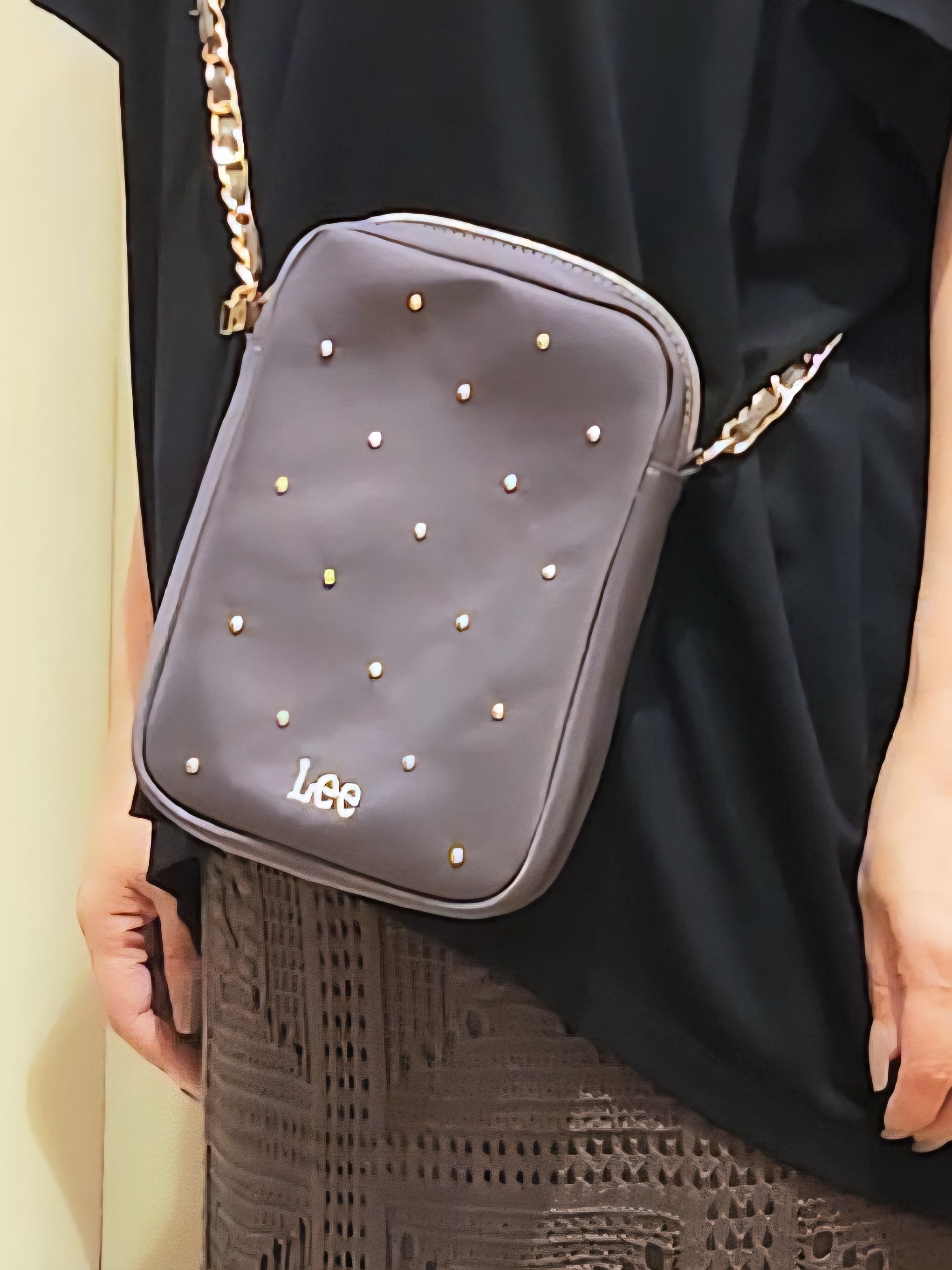 くまさんの「SHOO･LA･RUE｜【Lee別注／撥水】スタッズミニショルダーバッグ」を使ったコーディネート