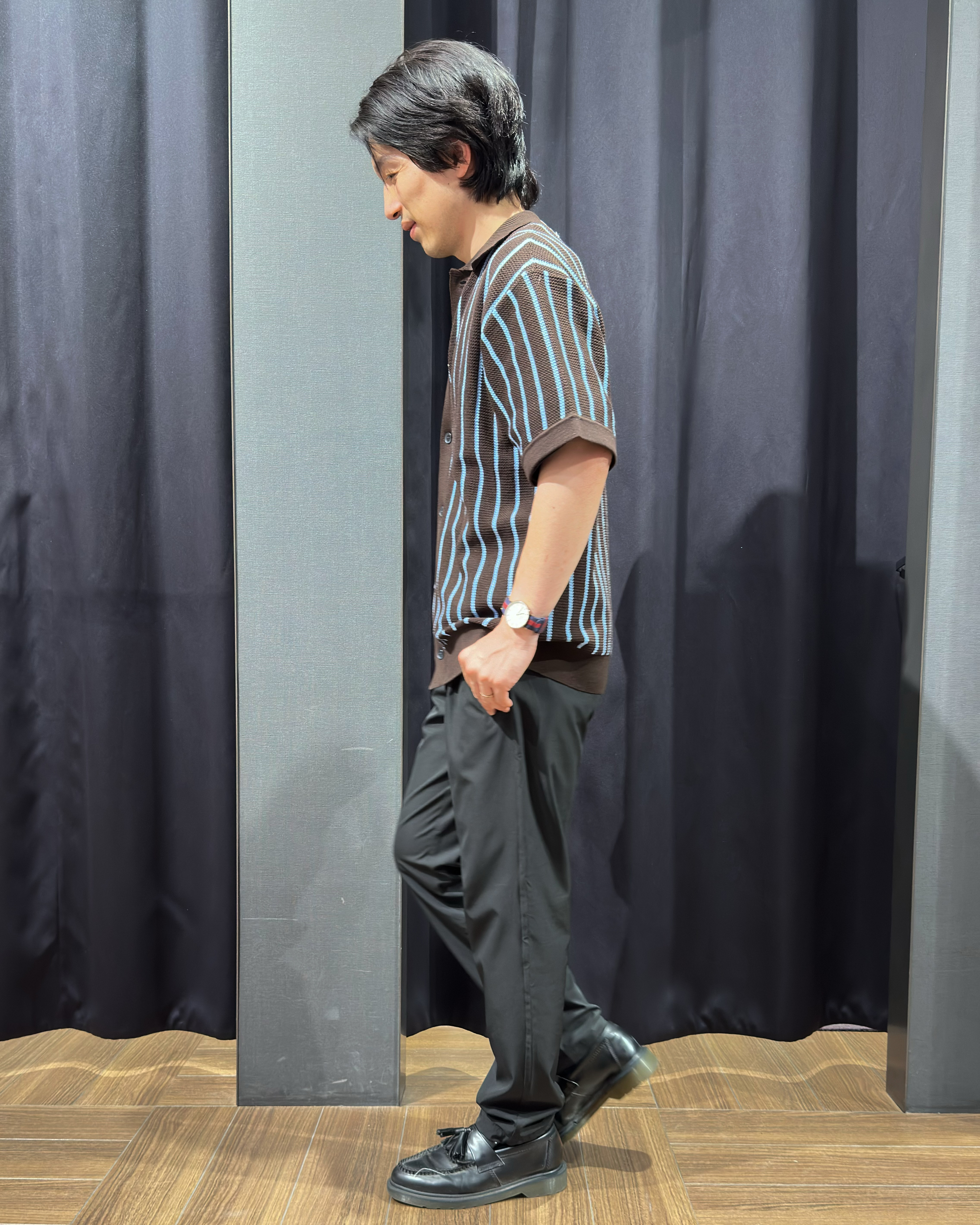 tomoyaさんの「THE SHOP TK｜【マシンウォッシャブル】ニットストライプ半袖シャツ」を使ったコーディネート