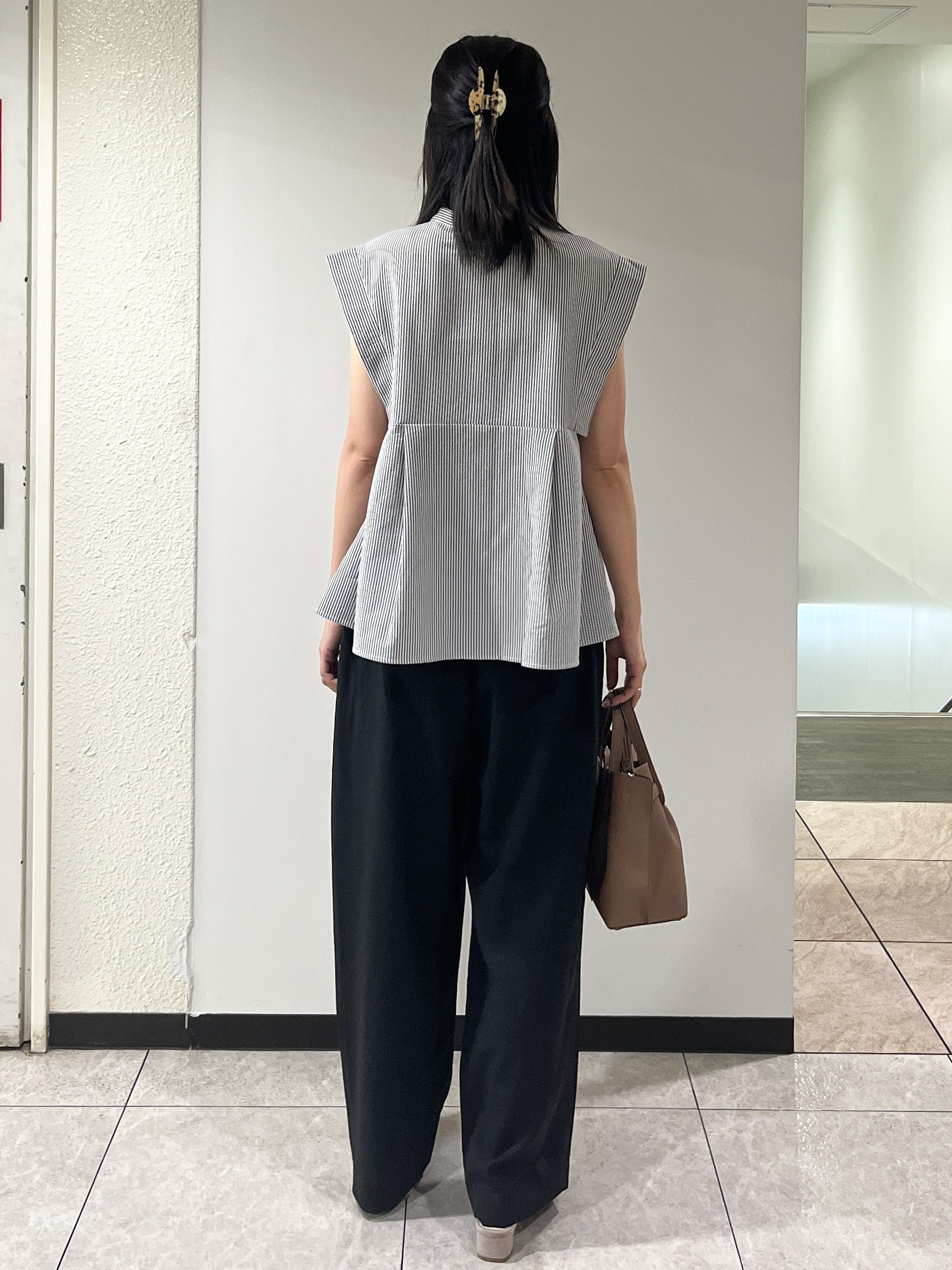 ゆか☆さんの「OPAQUE.CLIP｜『STORY Web7月掲載』ペプラムブラウス《通気性／吸水速乾／UVケア／防シワ／洗濯機OK》」を使ったコーディネート