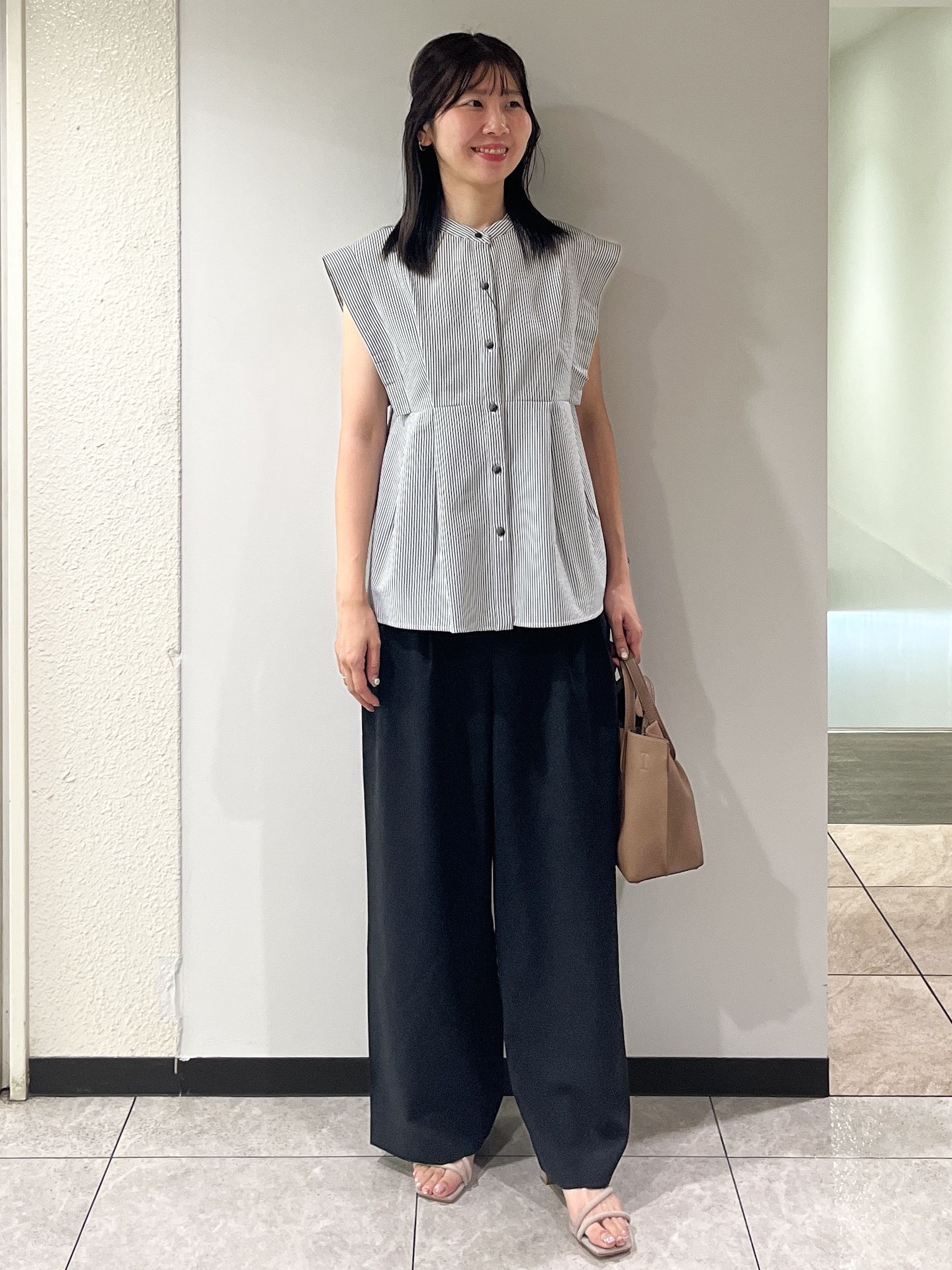 ゆか☆さんの「OPAQUE.CLIP｜『STORY Web7月掲載』ペプラムブラウス《通気性／吸水速乾／UVケア／防シワ／洗濯機OK》」を使ったコーディネート