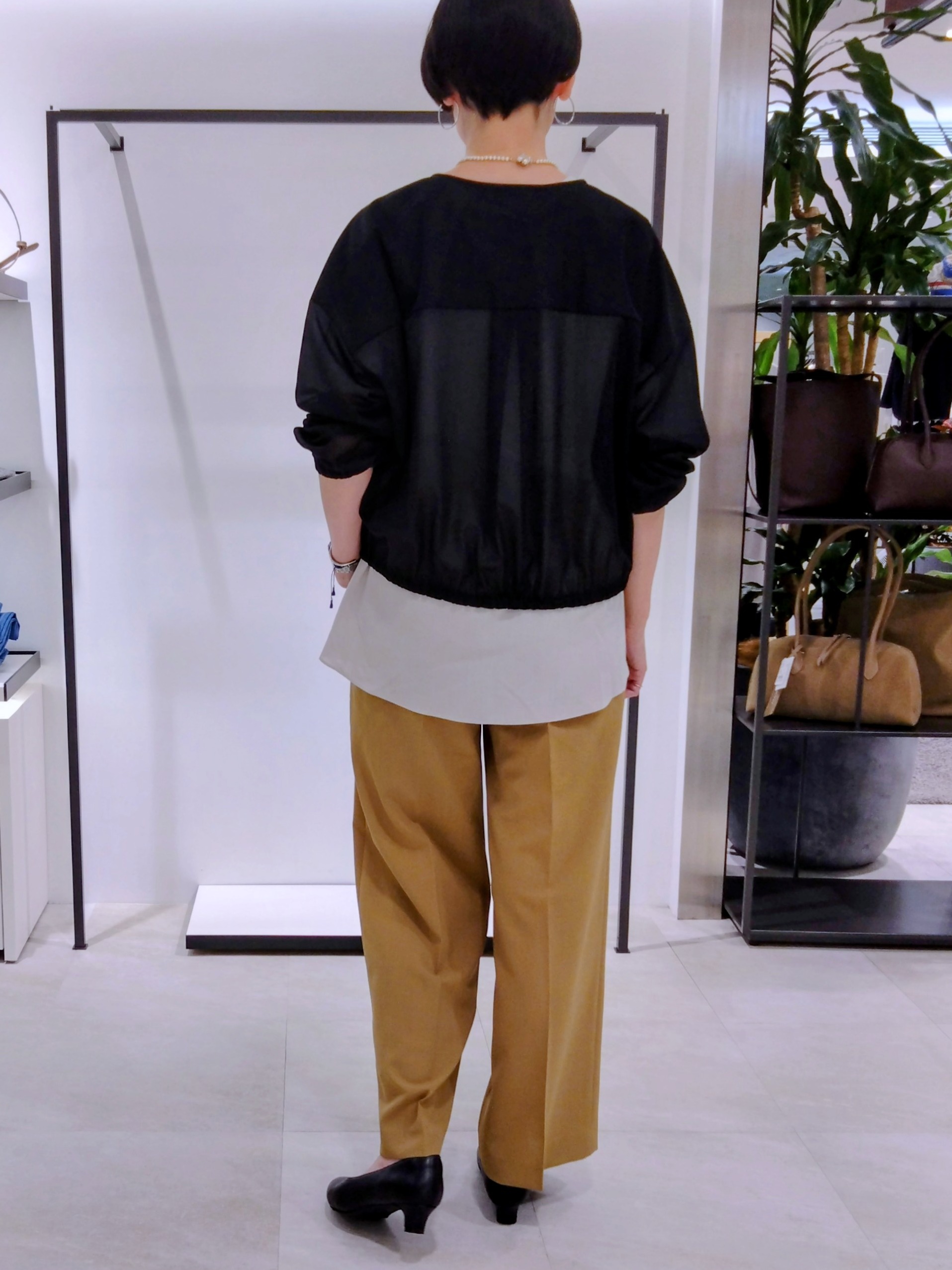 まちこさんの「UNTITLED｜【Tシャツ】異素材ドッキングプルオーバー」を使ったコーディネート
