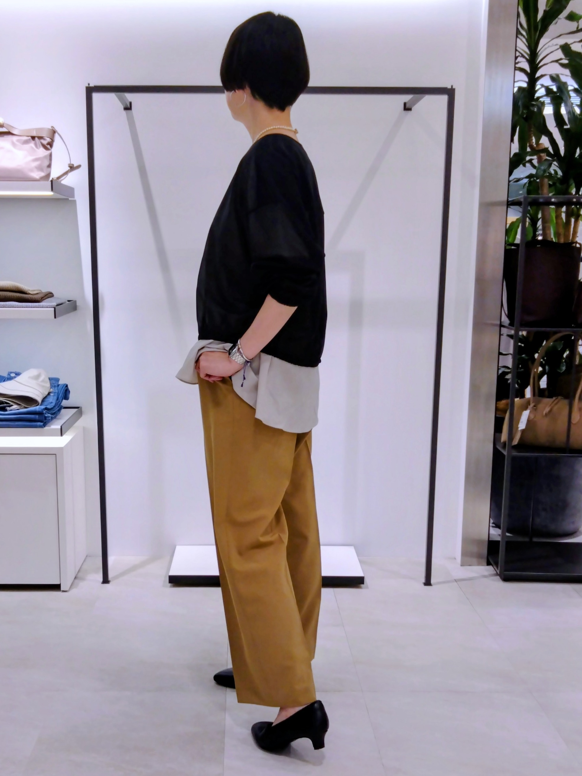 まちこさんの「UNTITLED｜【Tシャツ】異素材ドッキングプルオーバー」を使ったコーディネート