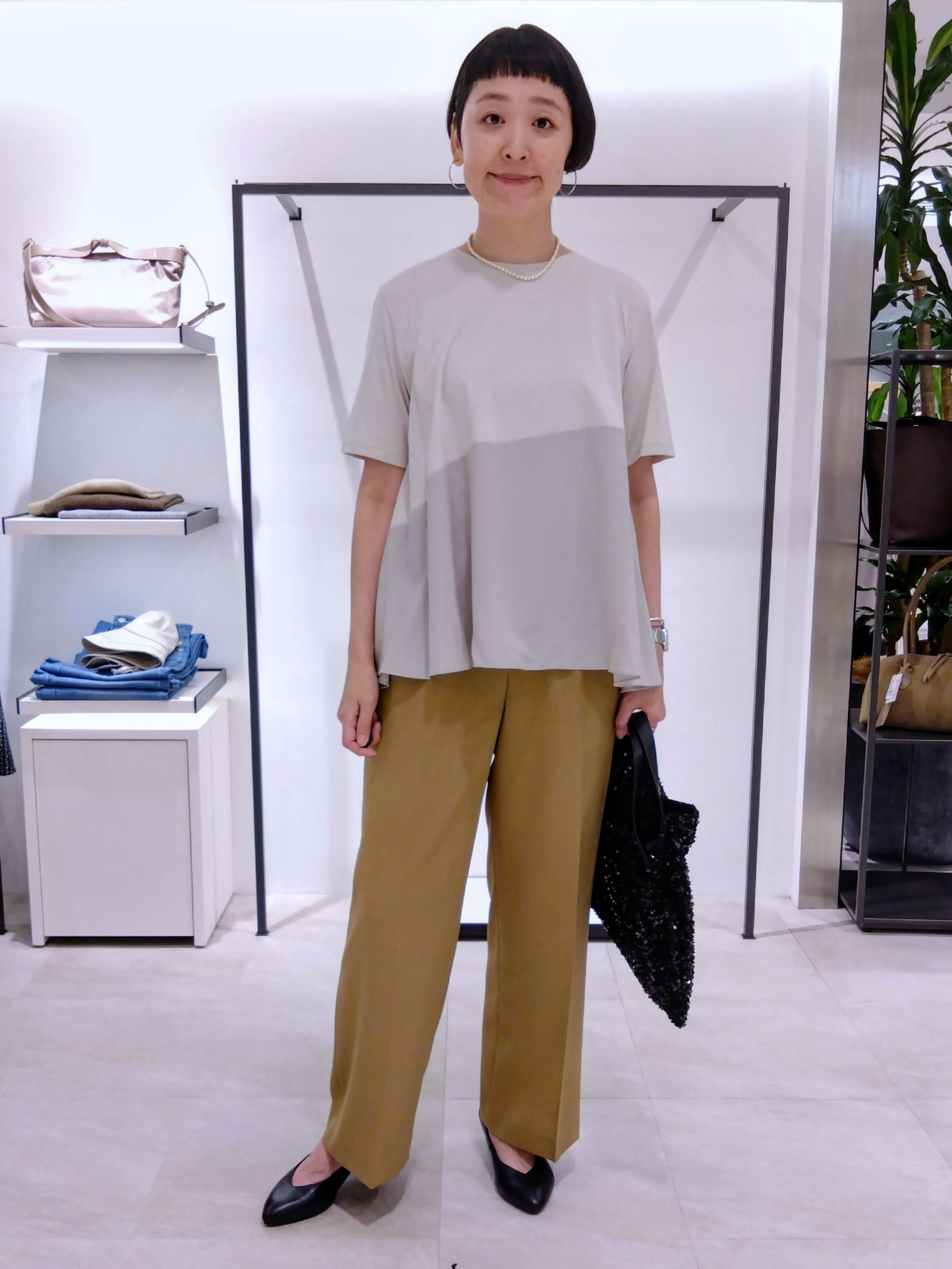 まちこさんの「UNTITLED｜【Tシャツ】異素材ドッキングプルオーバー」を使ったコーディネート