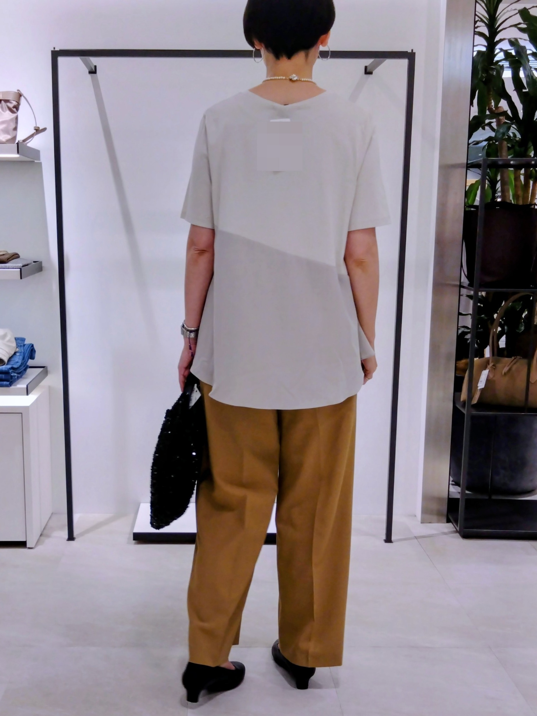 まちこさんの「UNTITLED｜【Tシャツ】異素材ドッキングプルオーバー」を使ったコーディネート