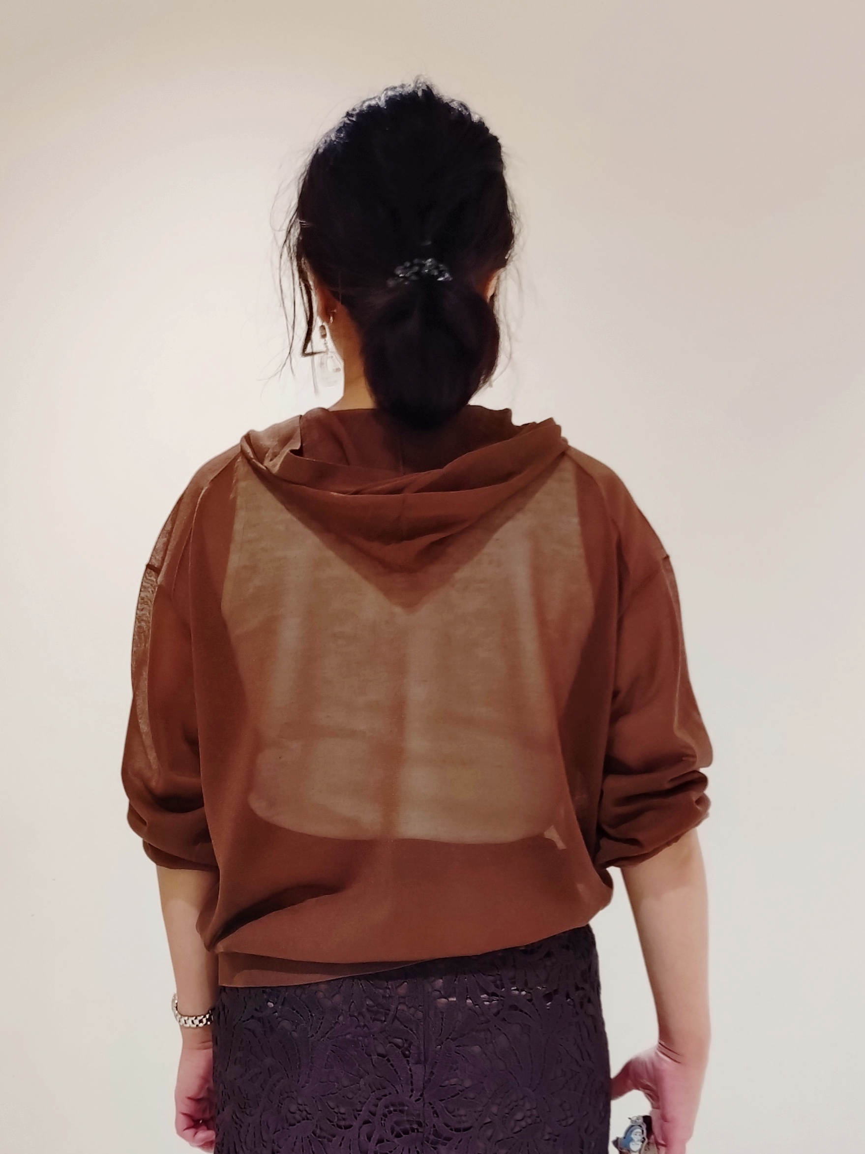 TOMOMIさんの「INDIVI｜【洗える／トレンド】リーフ柄レーススカート」を使ったコーディネート