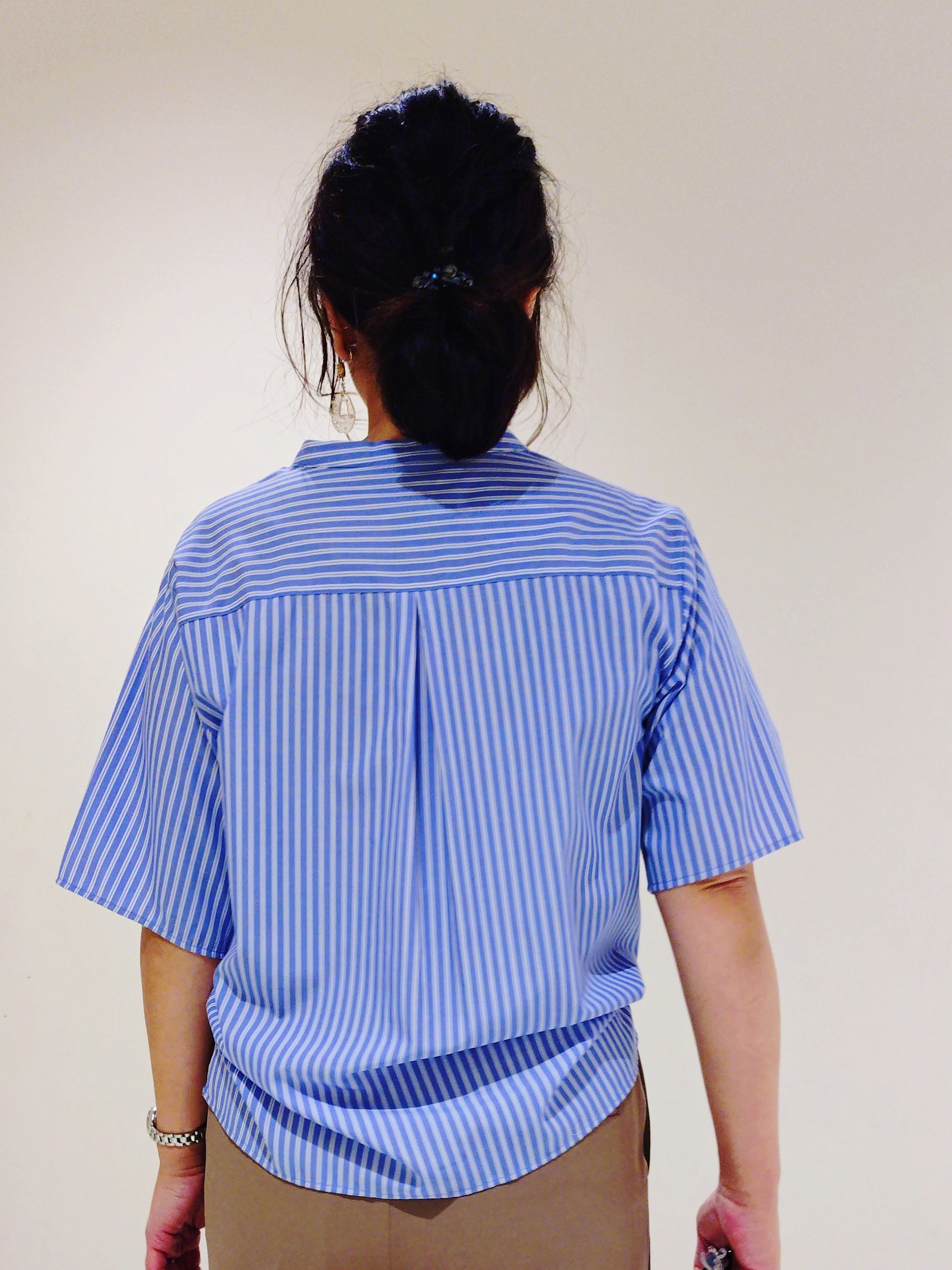 TOMOMIさんの「INDIVI｜【初秋/UVケア/着る日傘】ワイドストレートパンツ」を使ったコーディネート