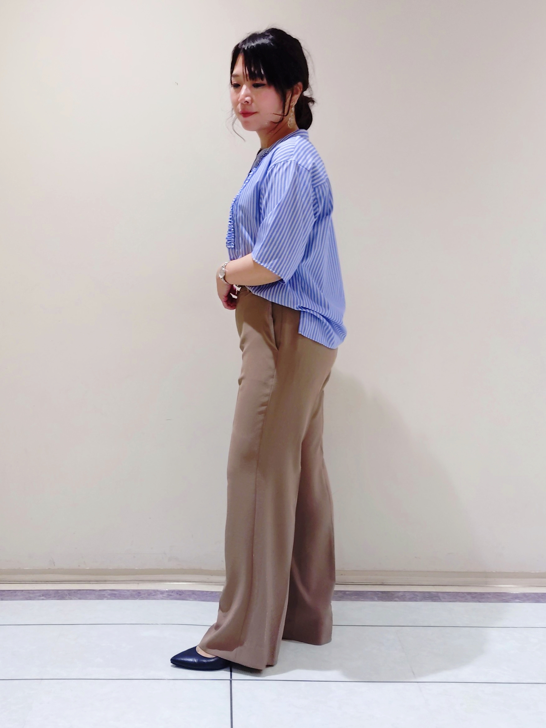 TOMOMIさんの「INDIVI｜【初秋/UVケア/着る日傘】ワイドストレートパンツ」を使ったコーディネート