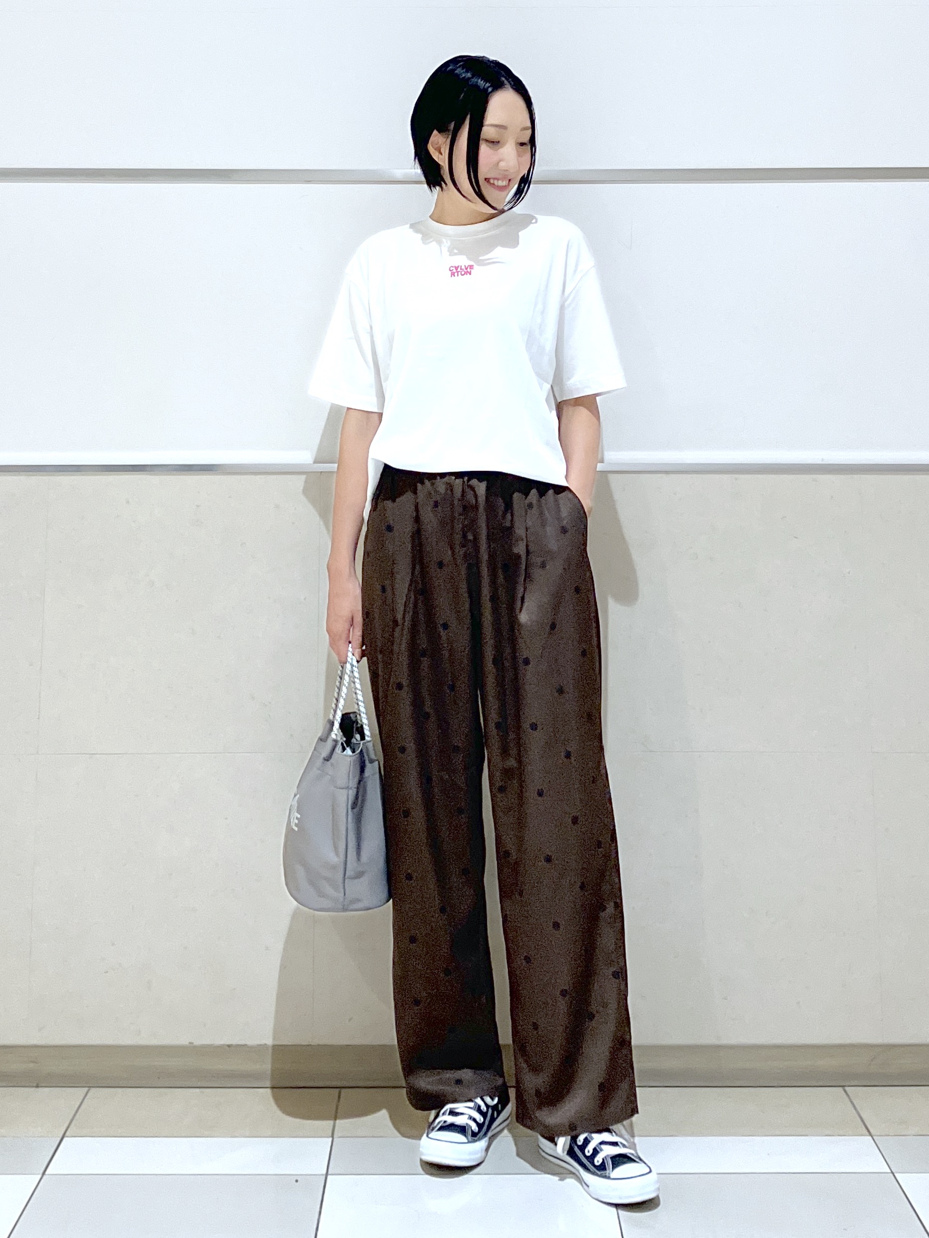 eriko さんの「Dessin｜グラフィックデザイン Tシャツ」を使ったコーディネート