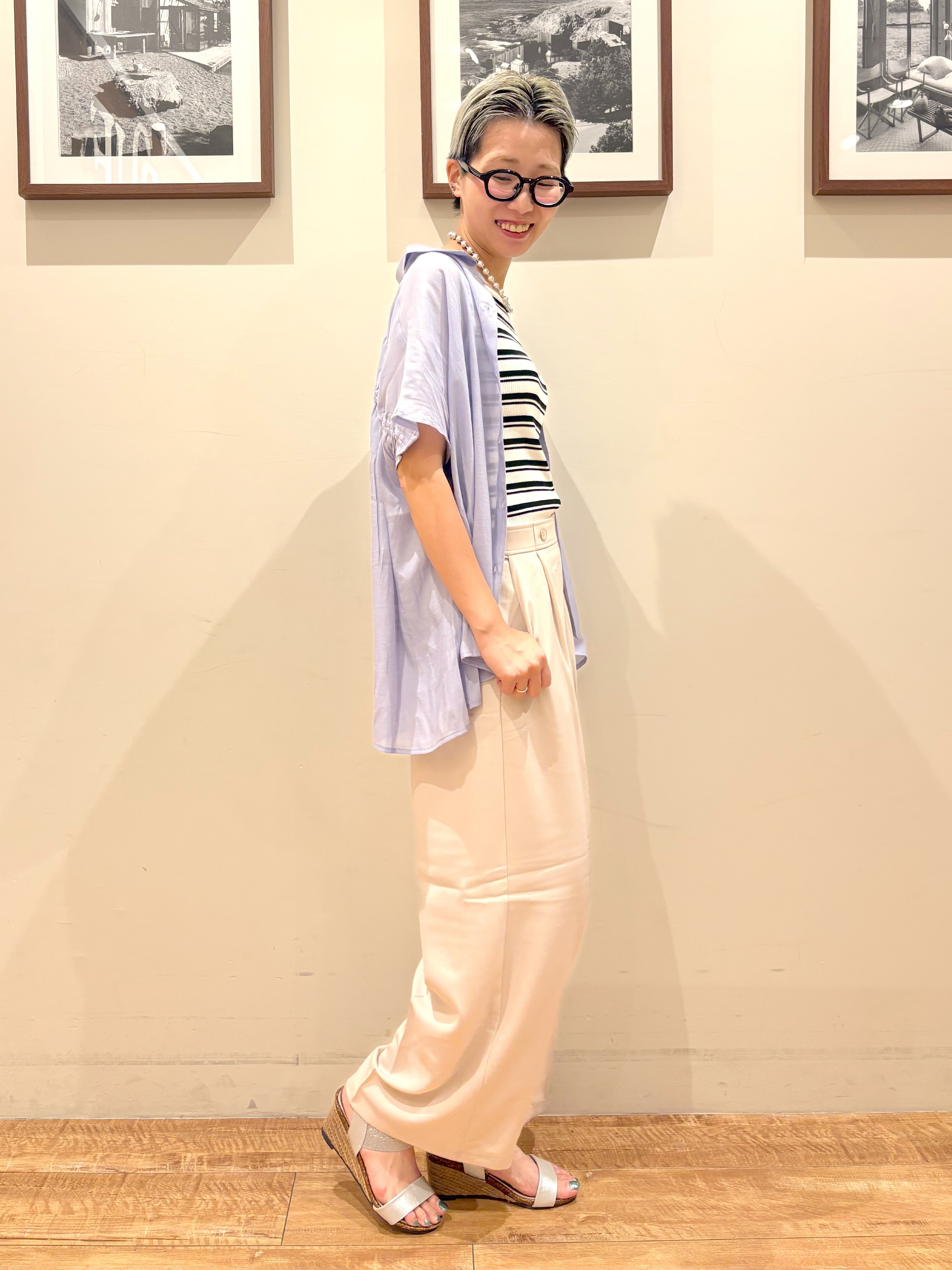 Ayumiさんの「SHOO･LA･RUE｜【UV/洗濯機可】ほんのりシアーで上品な バックギャザーブラウス」を使ったコーディネート