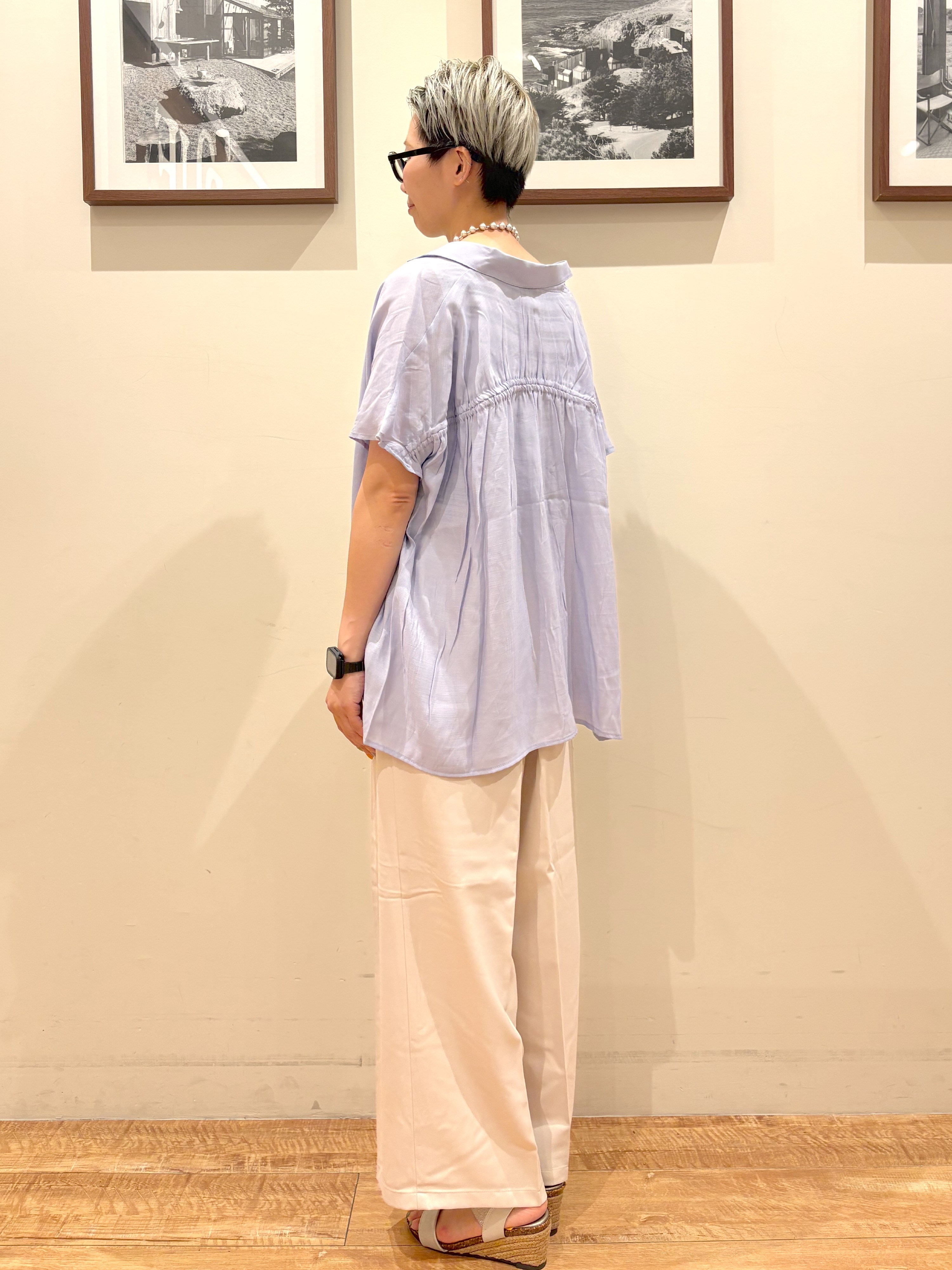 Ayumiさんの「SHOO･LA･RUE｜【UV/洗濯機可】ほんのりシアーで上品な バックギャザーブラウス」を使ったコーディネート