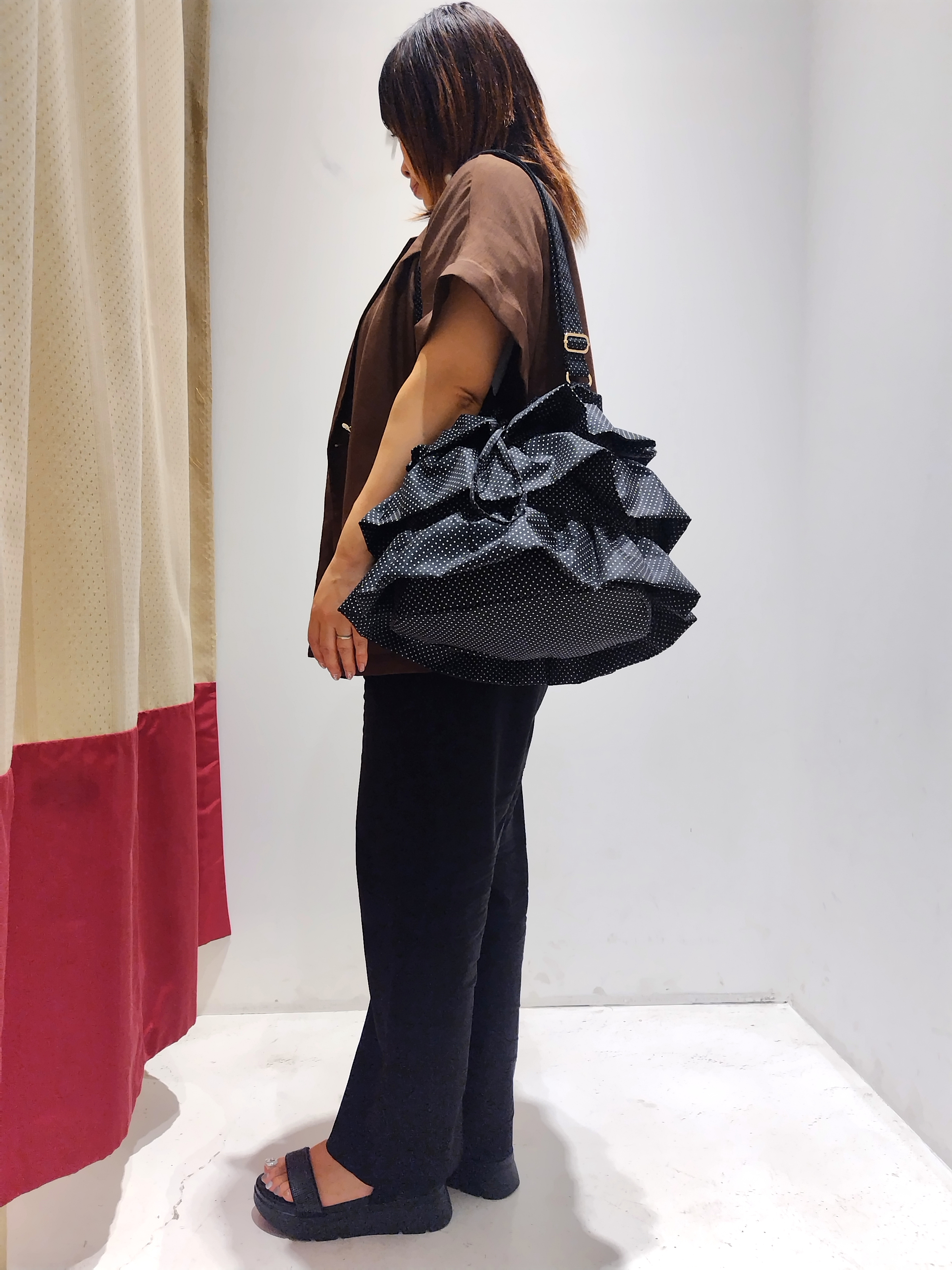 satsukiさんの「grove｜人気BAGにドット柄・レースが新登場！ティアードドロストショルダー」を使ったコーディネート