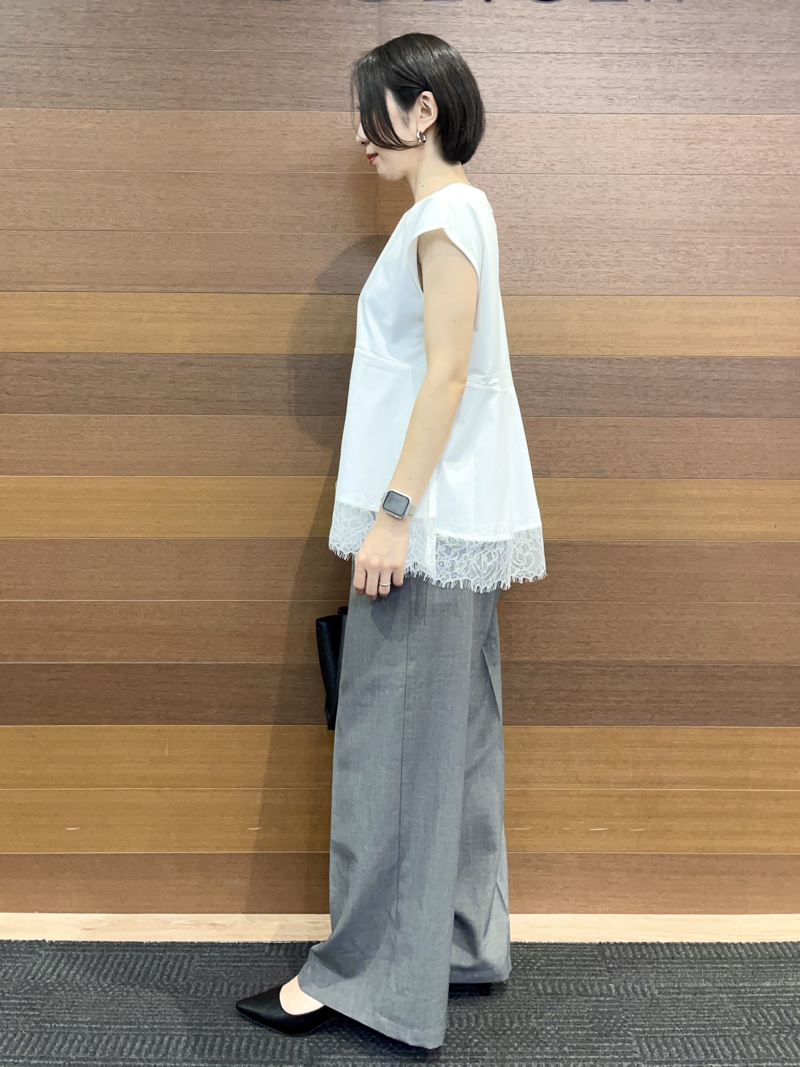 umiさんの「OPAQUE.CLIP｜裾レースペプラムカットソー【洗濯機OK】」を使ったコーディネート