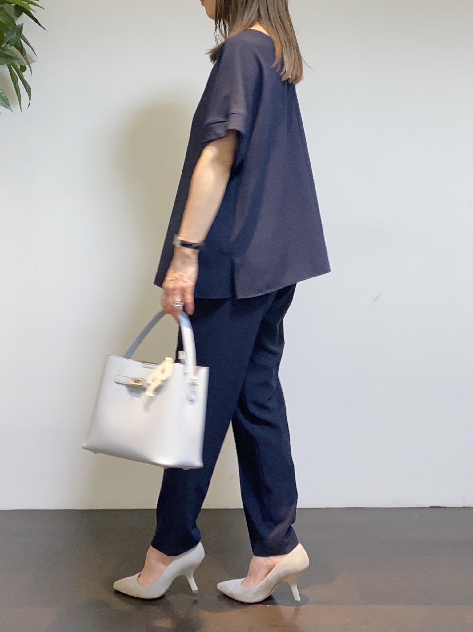 tomoさんの「UNTITLED｜【セットアップ可/UVカット/前後2WAY】リラクシーフレンチスリーブブラウス」を使ったコーディネート