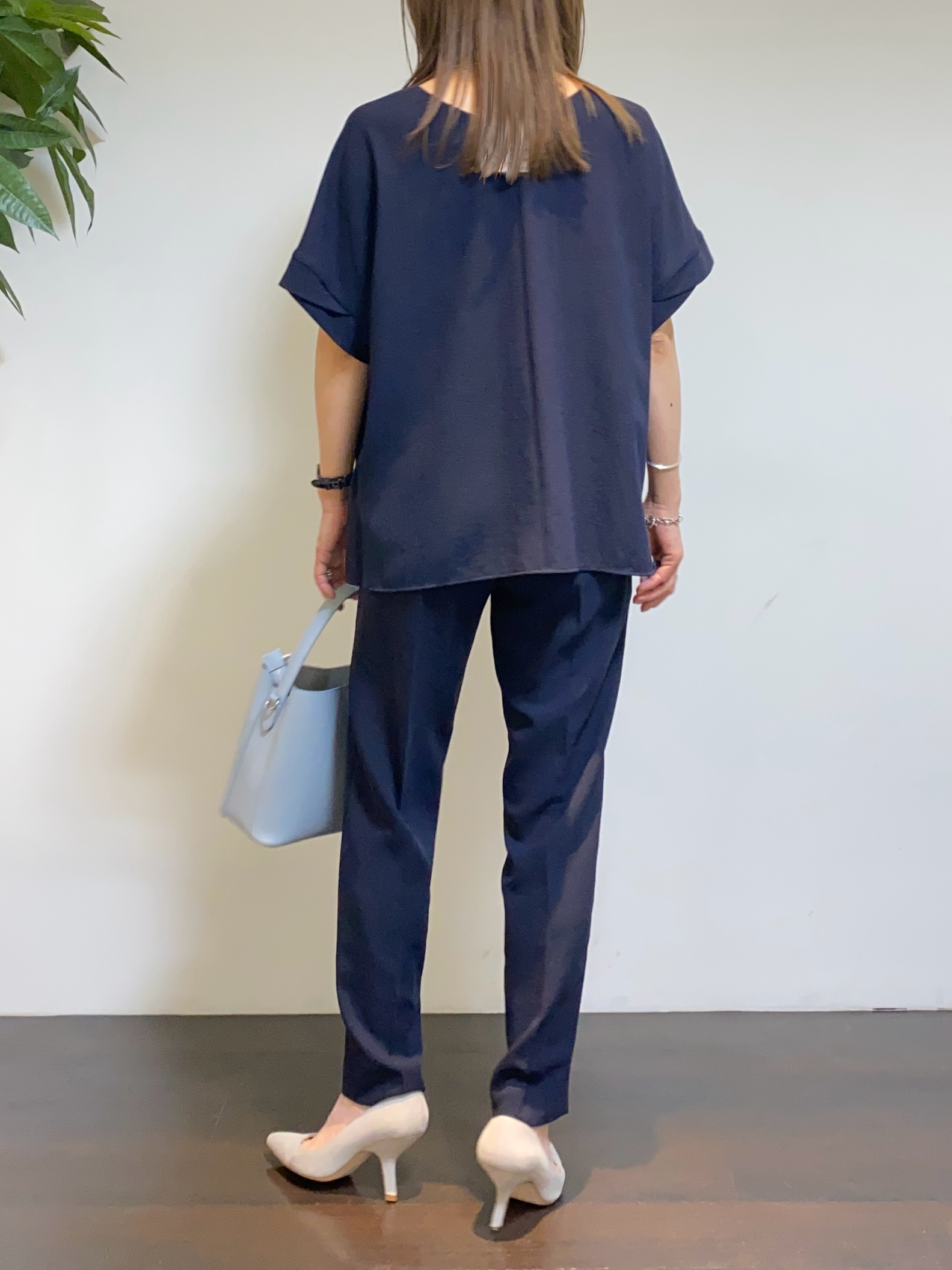 tomoさんの「UNTITLED｜【セットアップ可/UVカット/前後2WAY】リラクシーフレンチスリーブブラウス」を使ったコーディネート