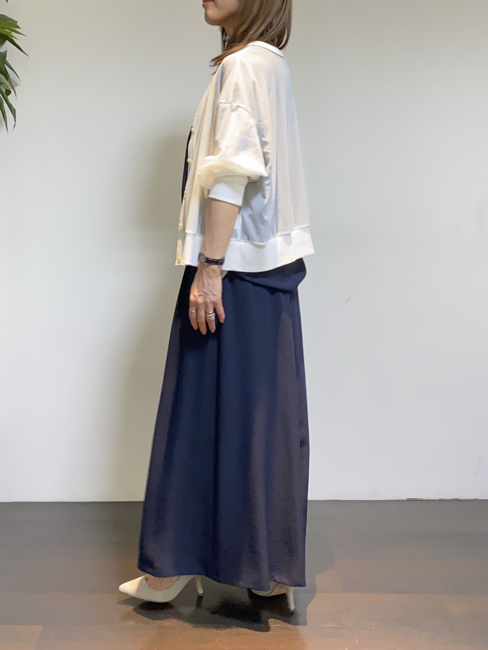 tomoさんの「UNTITLED｜【7色展開/ゆったり/ショート丈】シアートリコットカーディガン」を使ったコーディネート