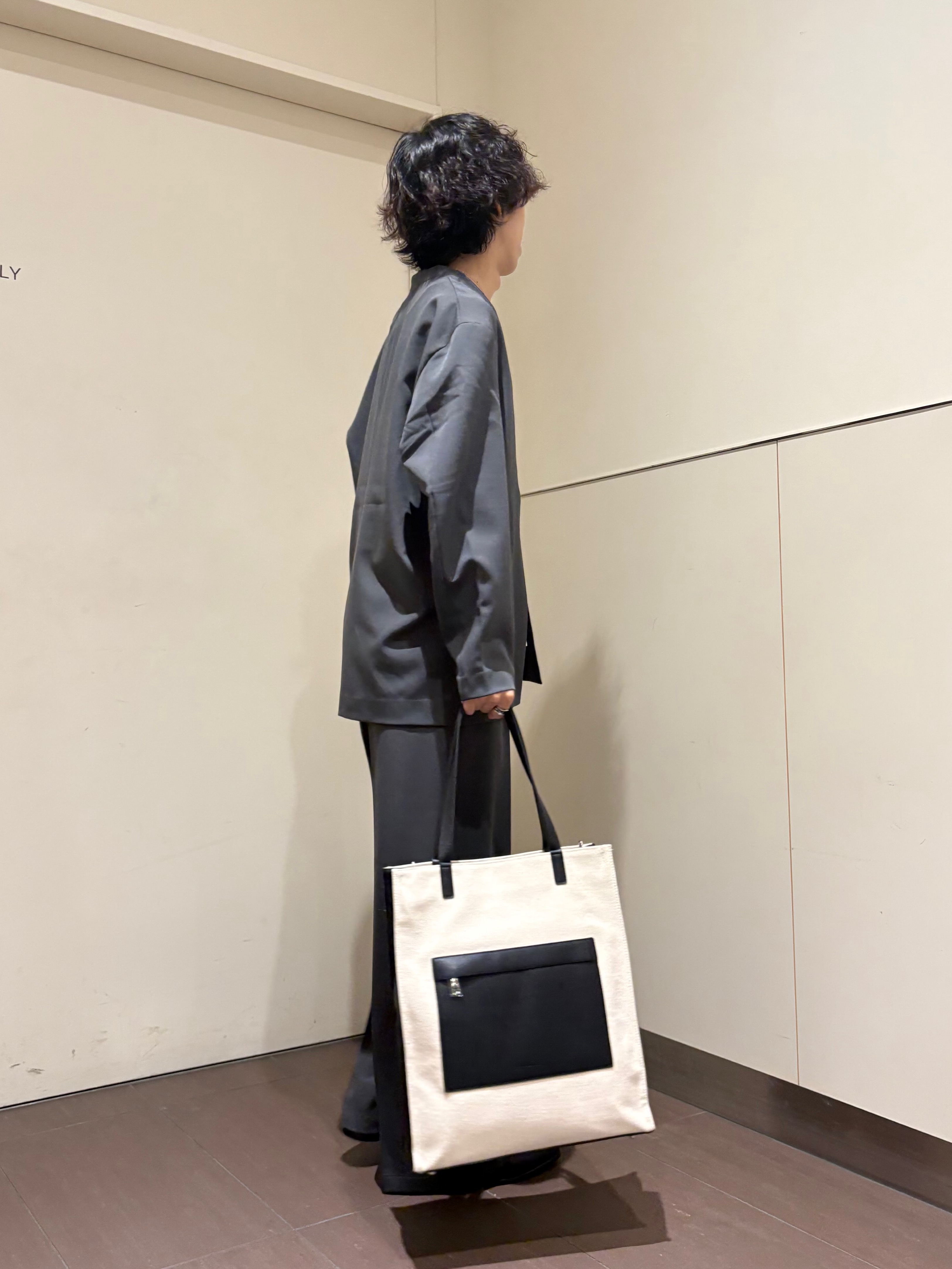 ナノシーさんの「tk.TAKEO KIKUCHI｜【防シワ／ストレッチ/セット対応可】smart shiftシリーズ ノーカラージャケット」を使ったコーディネート