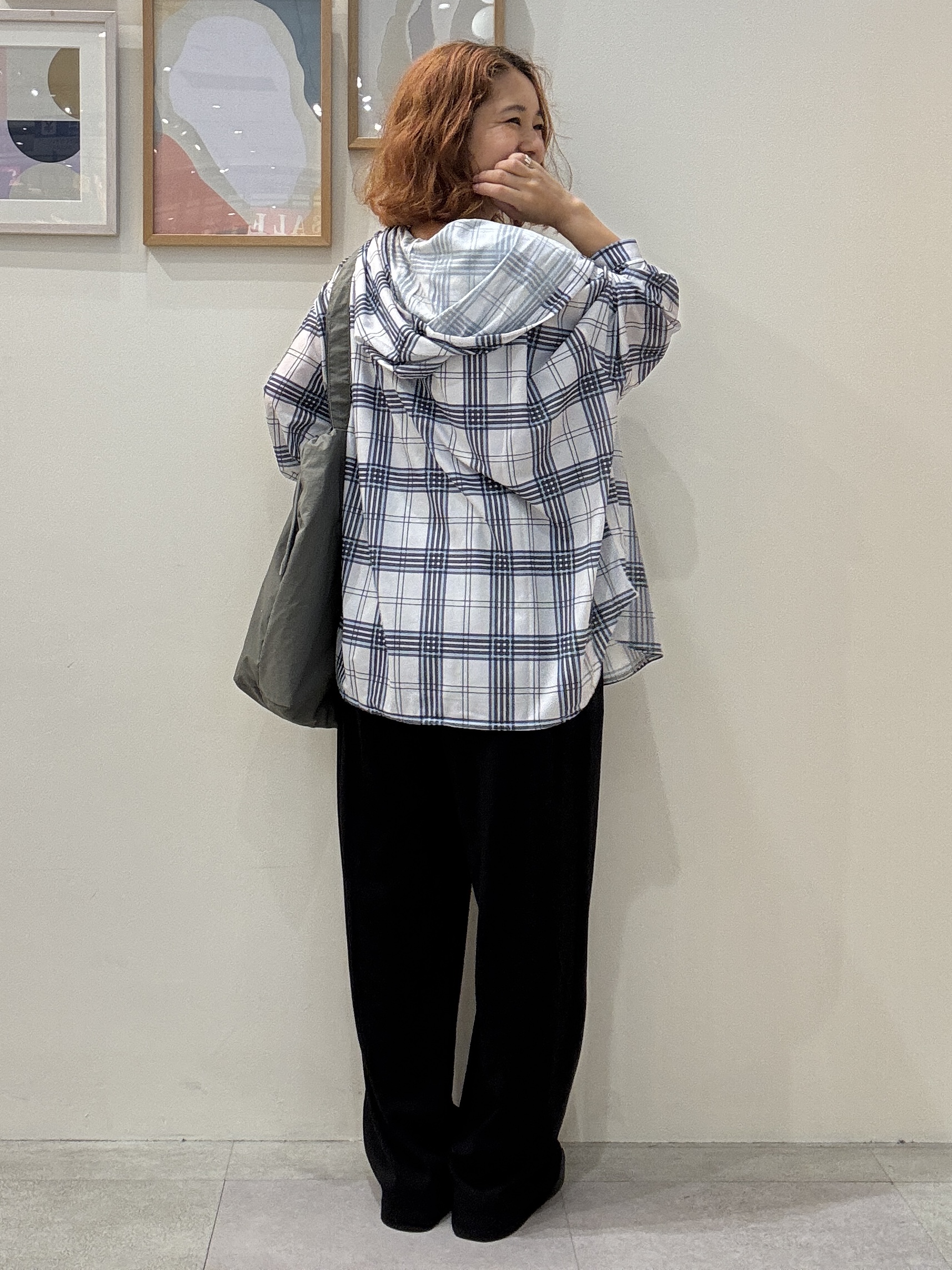 たけぴさんの「SHOO･LA･RUE｜【洗濯機可/体型カバー】程よい透け感の ゆるシア―シャツパーカ」を使ったコーディネート