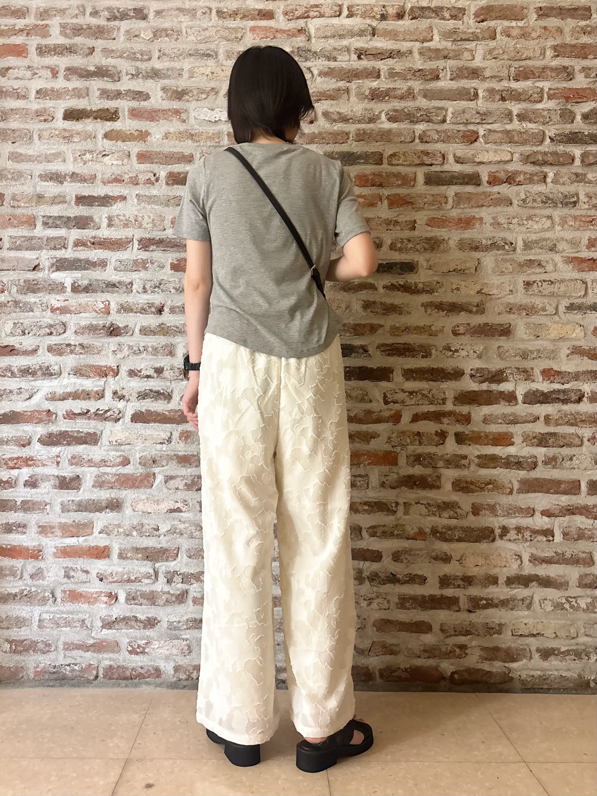 しばさんの「THE SHOP TK｜フロントタックカットソー」を使ったコーディネート