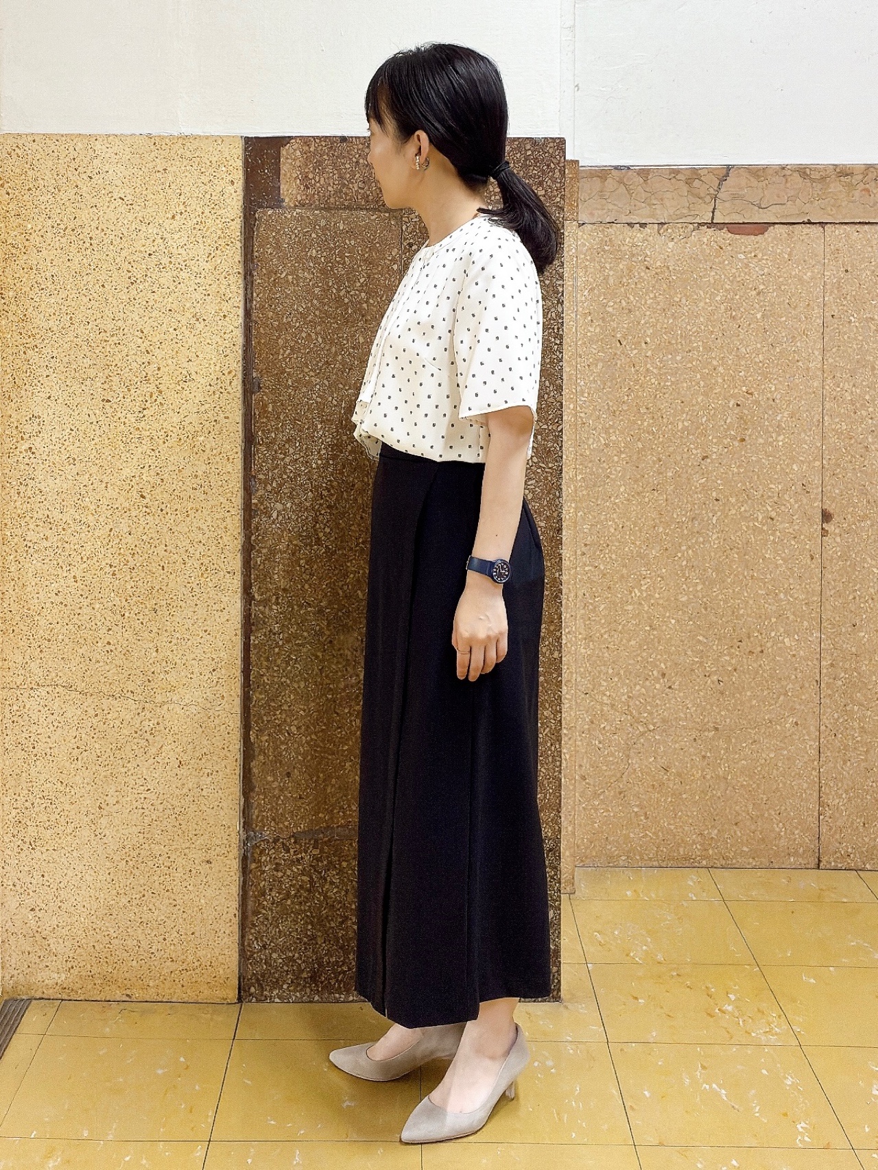 hattoriさんの「INDIVI｜【洗える／スーツインナー／UVケア】ボウタイ風 幾何学柄ブラウス」を使ったコーディネート