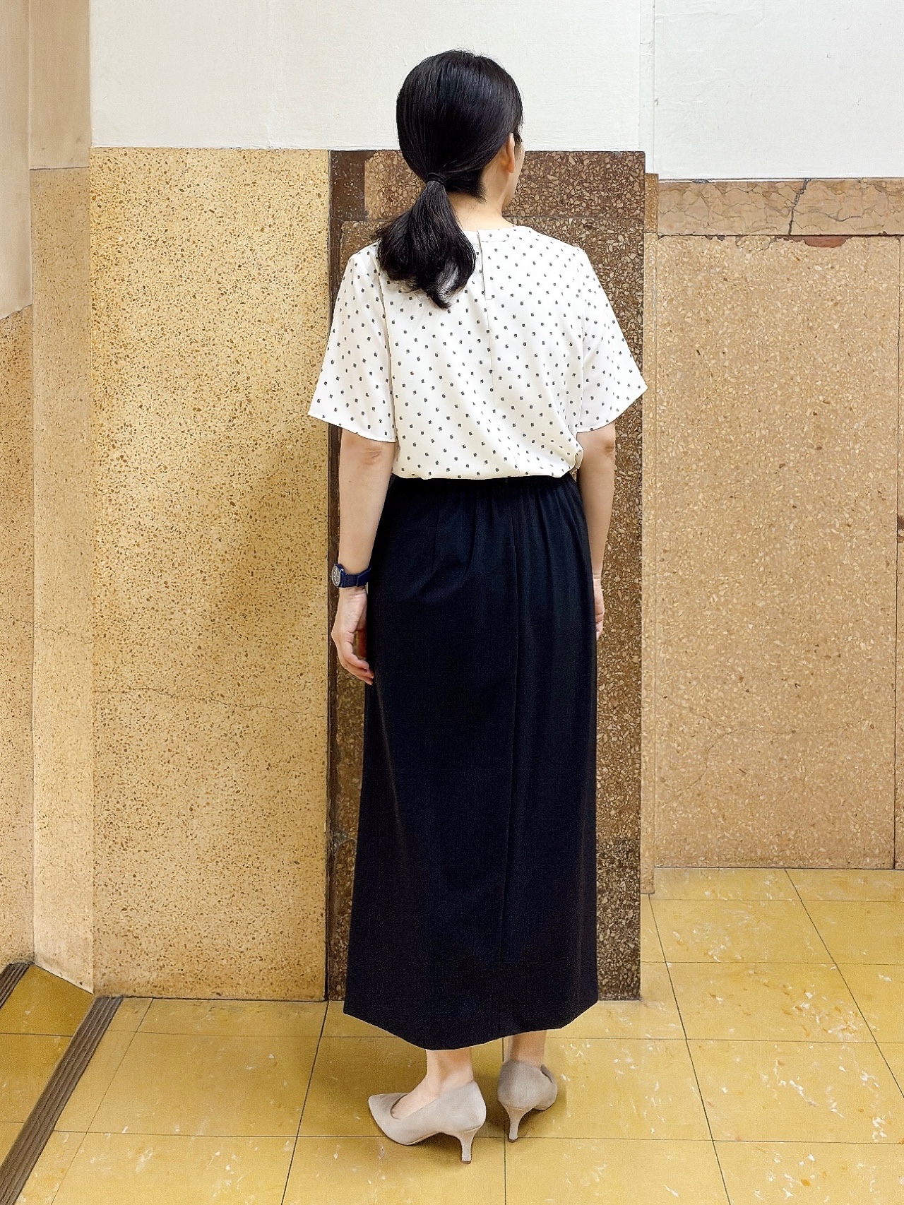hattoriさんの「INDIVI｜【洗える／スーツインナー／UVケア】ボウタイ風 幾何学柄ブラウス」を使ったコーディネート