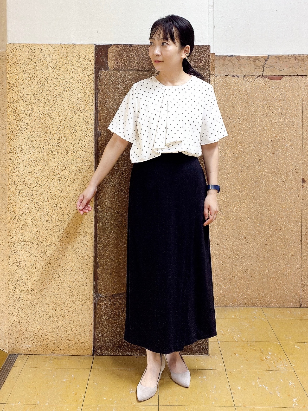 hattoriさんの「INDIVI｜【洗える／スーツインナー／UVケア】ボウタイ風 幾何学柄ブラウス」を使ったコーディネート