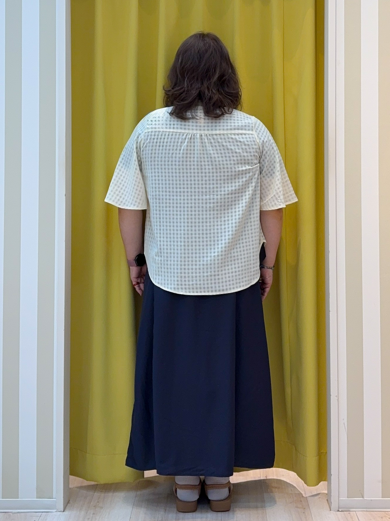 kotoさんさんの「SHOO･LA･RUE｜【洗濯機可/S-LL】二の腕隠せる 5分袖ギンガムシアーブラウス」を使ったコーディネート