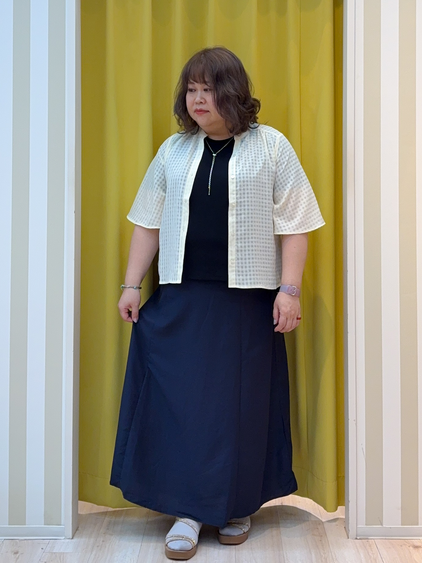 kotoさんさんの「SHOO･LA･RUE｜【洗濯機可/S-LL】二の腕隠せる 5分袖ギンガムシアーブラウス」を使ったコーディネート