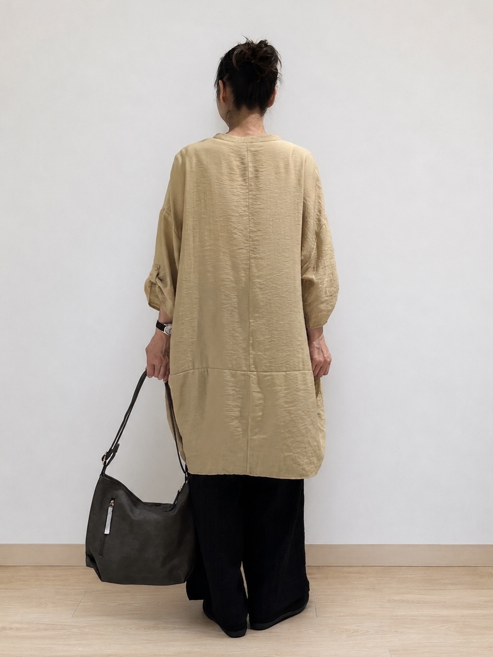 まつみさんの「SHOO･LA･RUE｜【S-LL/洗濯後しわになりにくい】ゆるっと体型カバー 7分袖コクーンチュニック」を使ったコーディネート