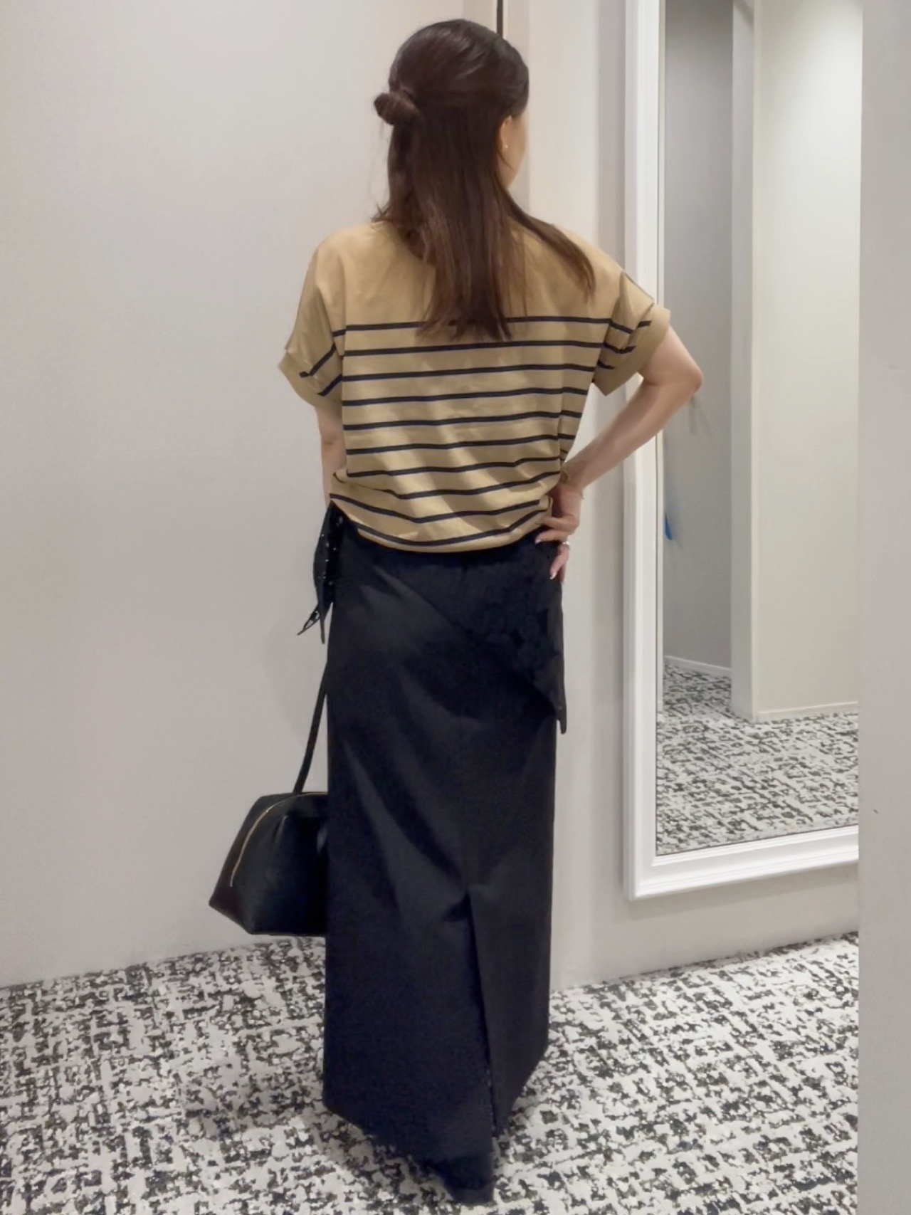 ELENAさんの「UNTITLED｜【肌に張りつきにくい/前後2WAY】ドライタッチコットンプルオーバー」を使ったコーディネート