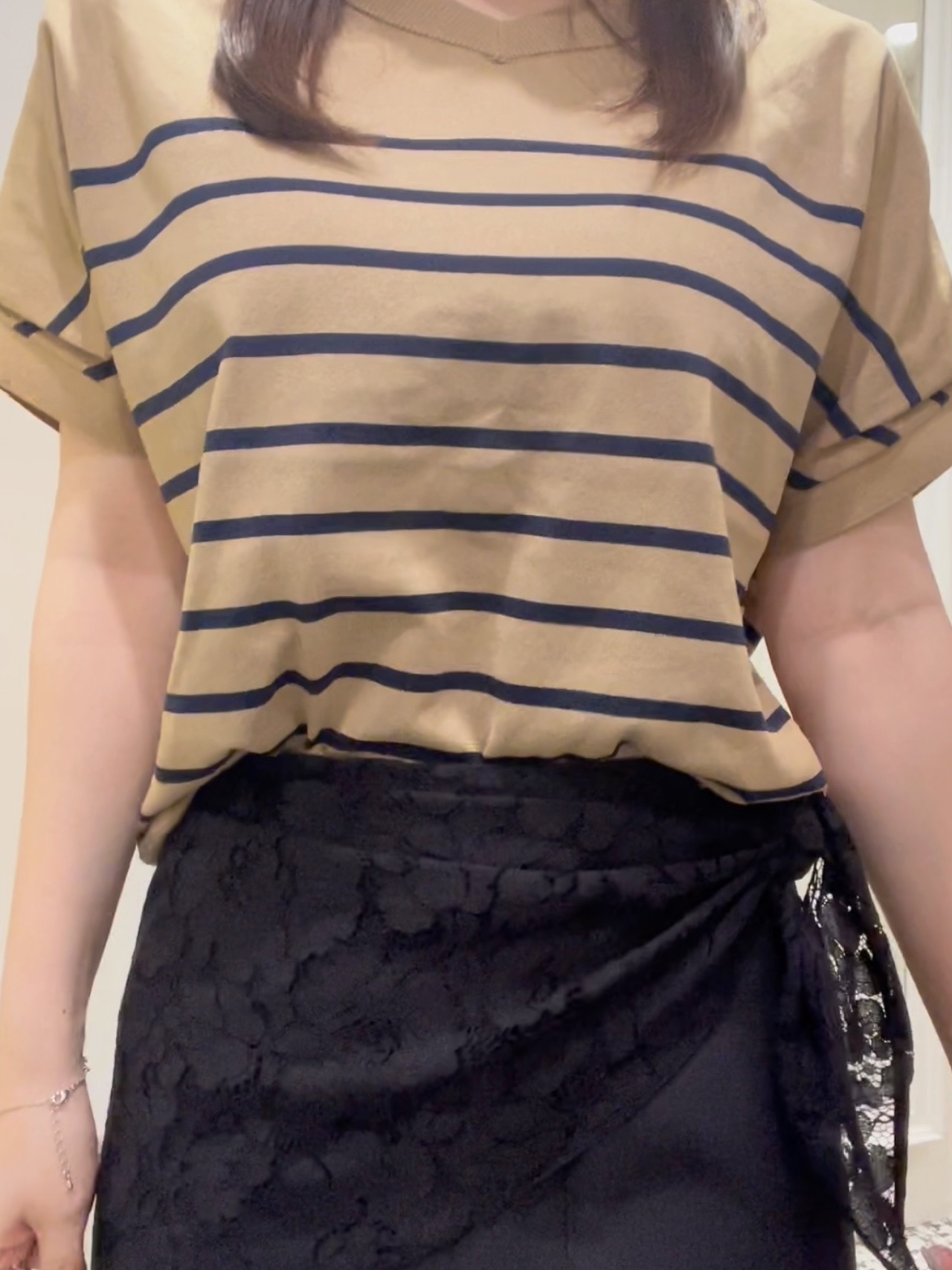 ELENAさんの「UNTITLED｜【肌に張りつきにくい/前後2WAY】ドライタッチコットンプルオーバー」を使ったコーディネート