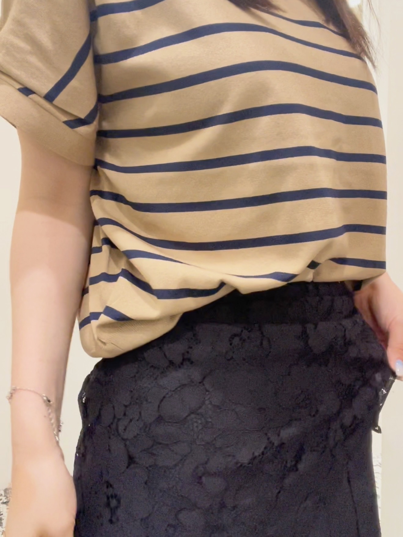 ELENAさんの「UNTITLED｜【肌に張りつきにくい/前後2WAY】ドライタッチコットンプルオーバー」を使ったコーディネート