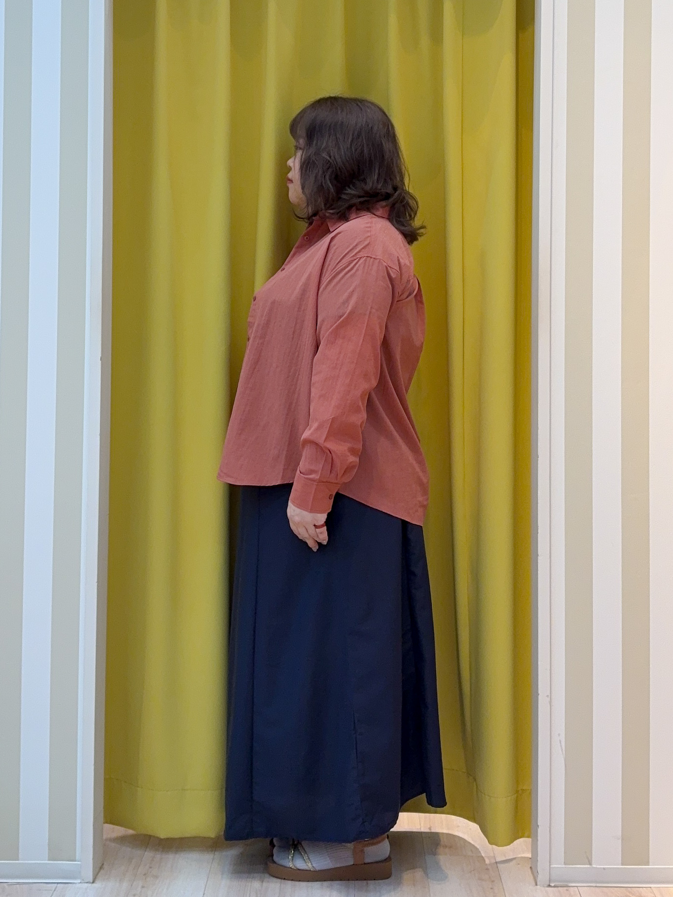 kotoさんさんの「SHOO･LA･RUE｜【通気性〇/S-LL/洗濯機可】羽織にも使いやすい きちんとベーシックシャツ」を使ったコーディネート