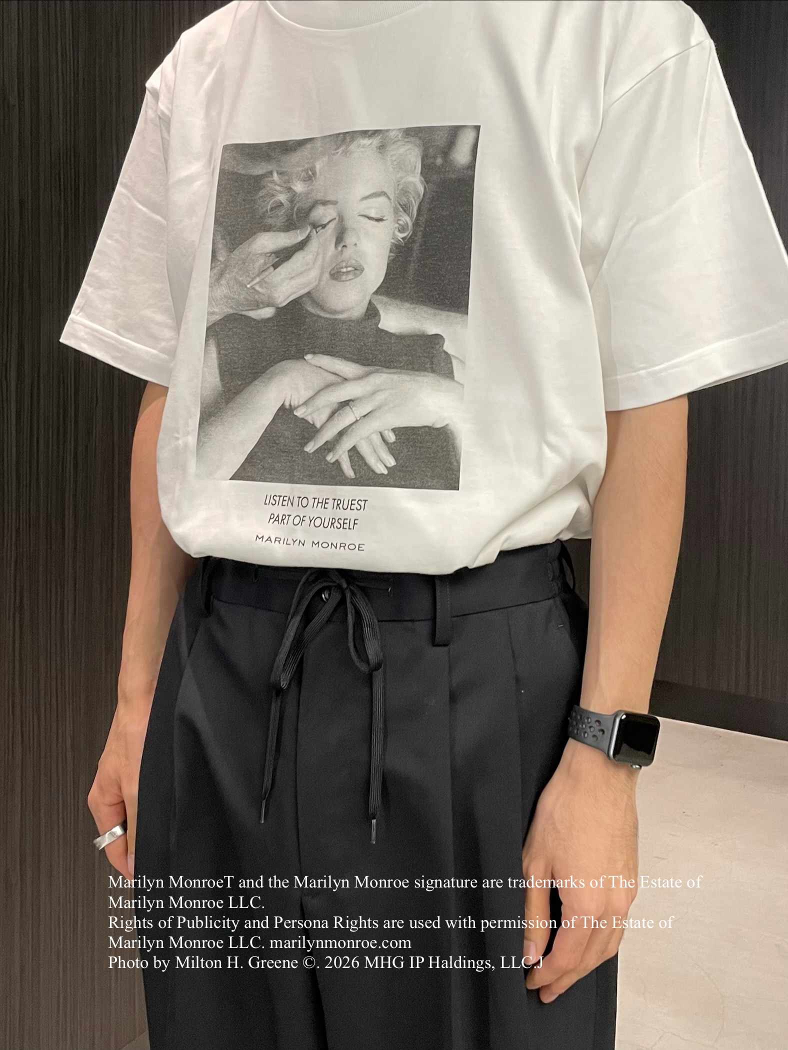 Okdさんの「TAKEO KIKUCHI｜【別注】マリリン・モンロー/フォトTシャツ」を使ったコーディネート