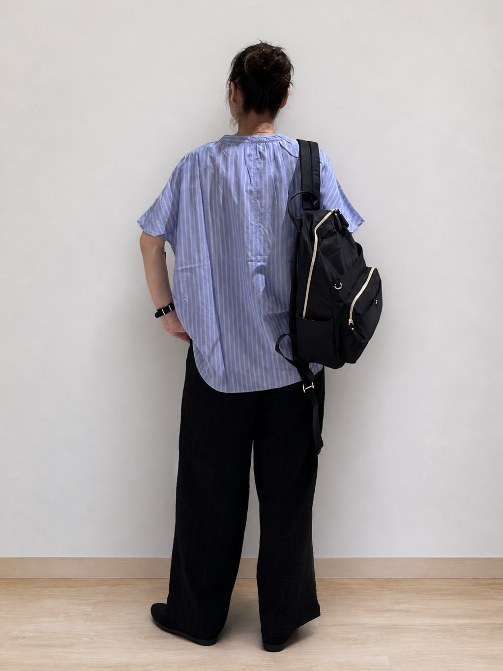 まつみさんの「SHOO･LA･RUE｜【洗濯機可/体型カバー】とろみタックスキッパーブラウス」を使ったコーディネート