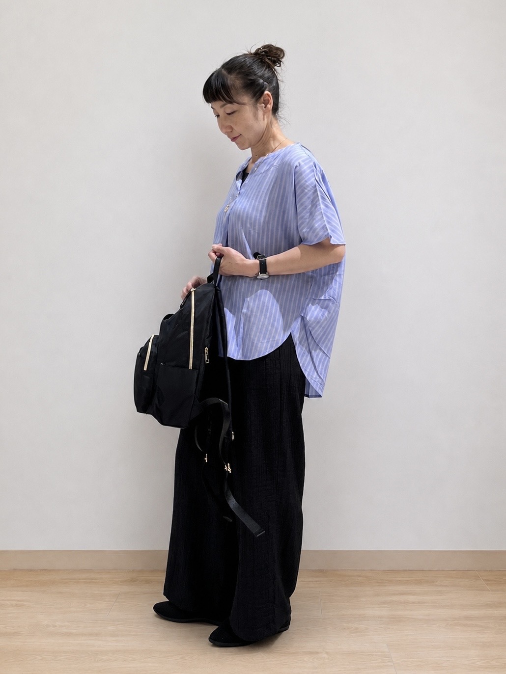 まつみさんの「SHOO･LA･RUE｜【洗濯機可/体型カバー】とろみタックスキッパーブラウス」を使ったコーディネート