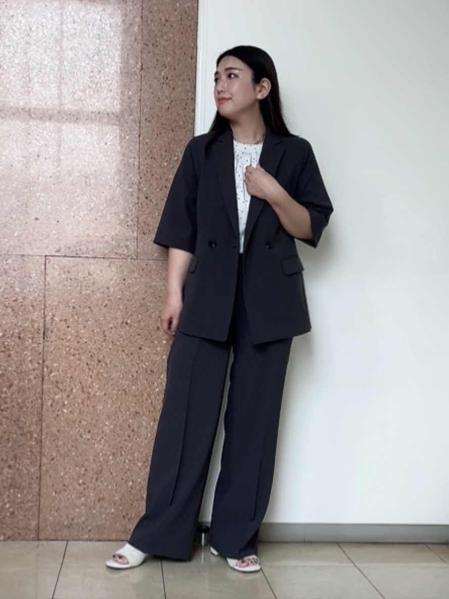 なかじさんの「UNTITLED｜【秋の通勤羽織/セットアップ可/UVカット】エアリークール半袖ジャケット」を使ったコーディネート