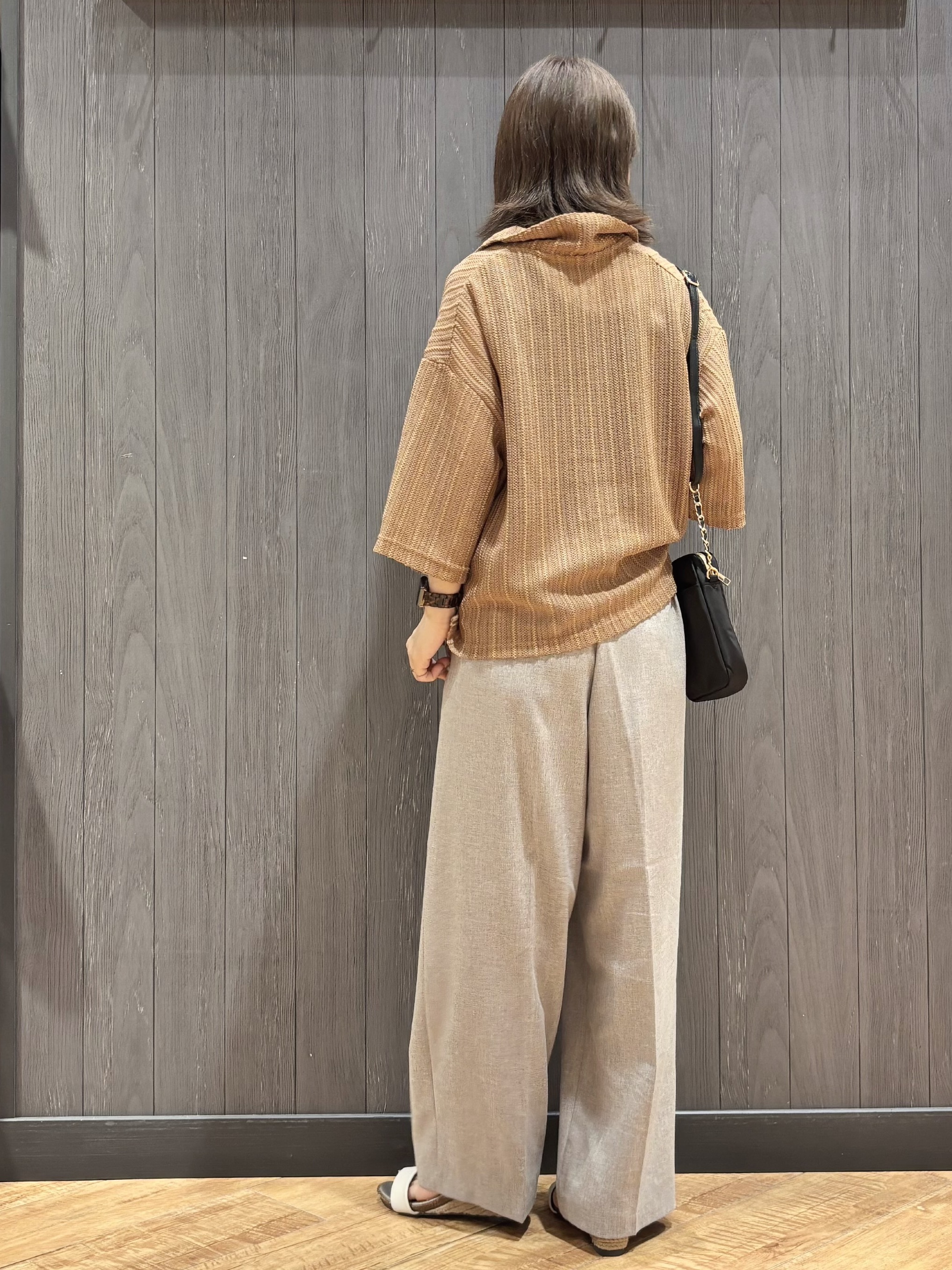 meiさんの「SHOO･LA･RUE｜【洗濯機可/S-LL】軽やかで涼しげな 透かしレース風前開きシャツ」を使ったコーディネート