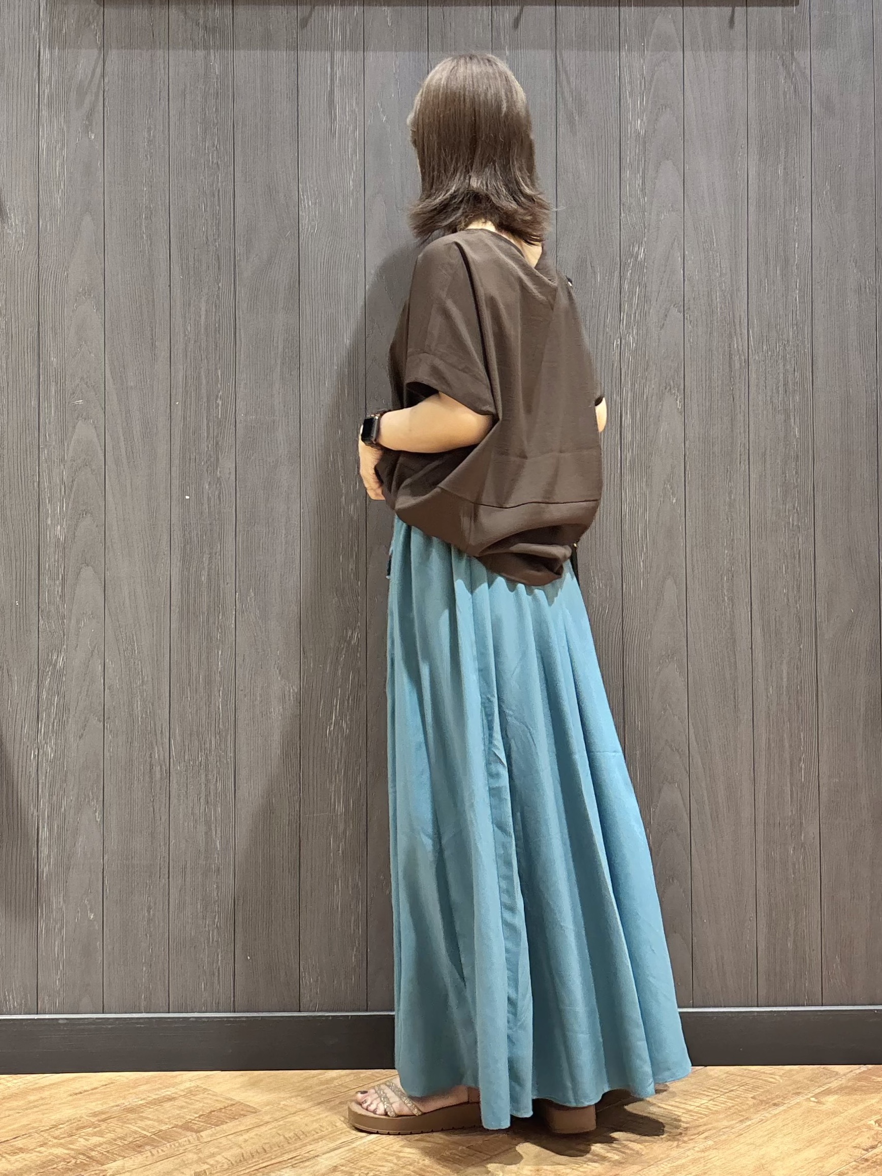 meiさんの「SHOO･LA･RUE｜【洗濯機可/セットアップ可】軽凛(かろりん) シンプル上品 切替コクーントップス」を使ったコーディネート