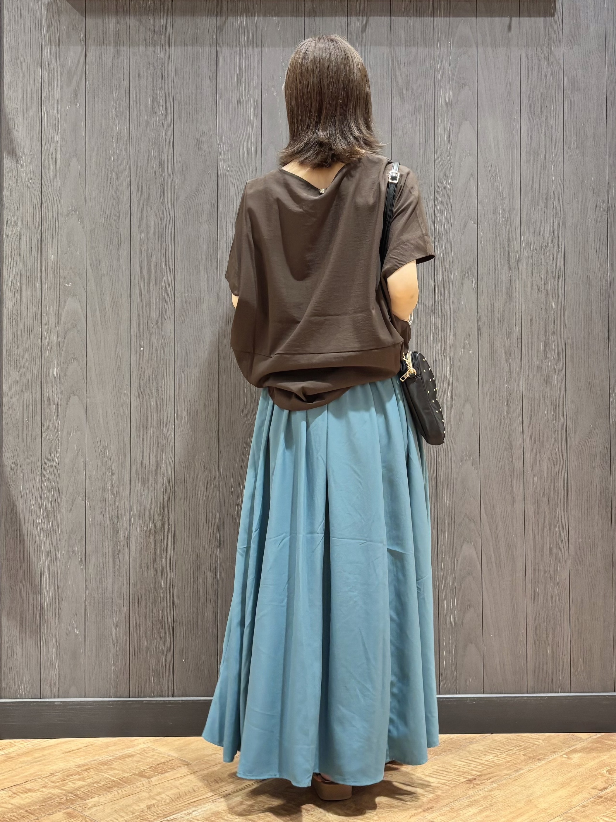 meiさんの「SHOO･LA･RUE｜【洗濯機可/セットアップ可】軽凛(かろりん) シンプル上品 切替コクーントップス」を使ったコーディネート