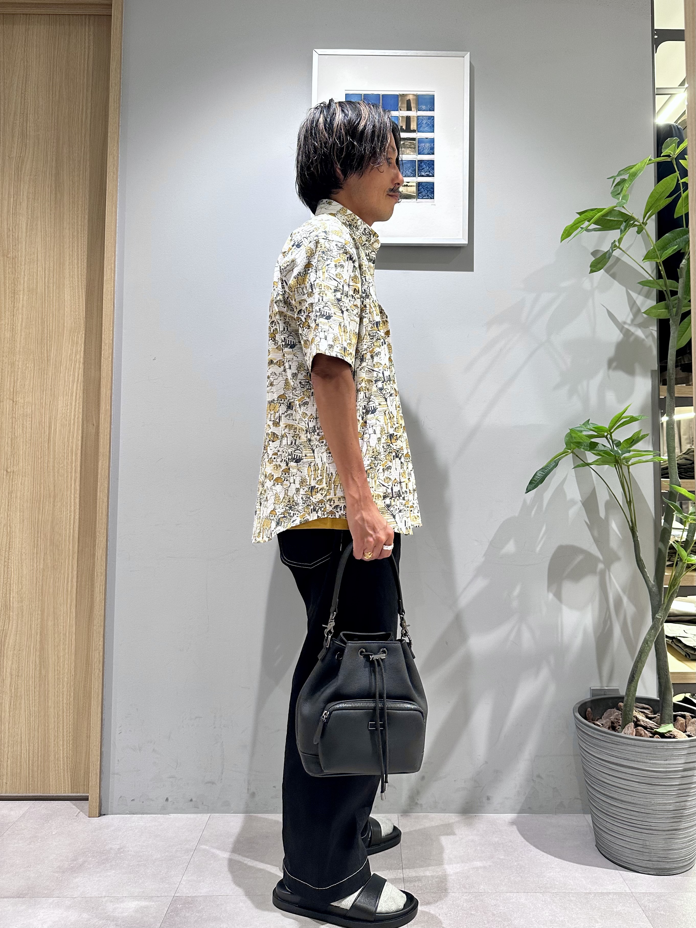 obaさんの「TAKEO KIKUCHI｜【日本製】DotAir（R）リゾートプリント半袖シャツ」を使ったコーディネート